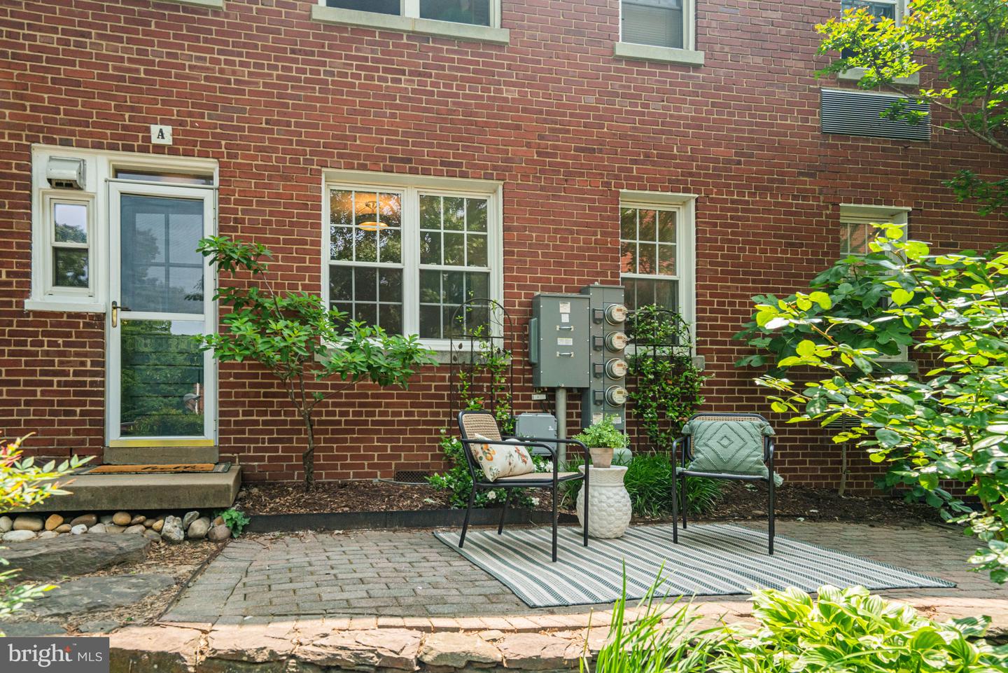 2 AUBURN CT #A, ALEXANDRIA, Virginia 22305, 2 Bedrooms Bedrooms, ,1 BathroomBathrooms,Residential,For sale,2 AUBURN CT #A,VAAX2042796 MLS # VAAX2042796