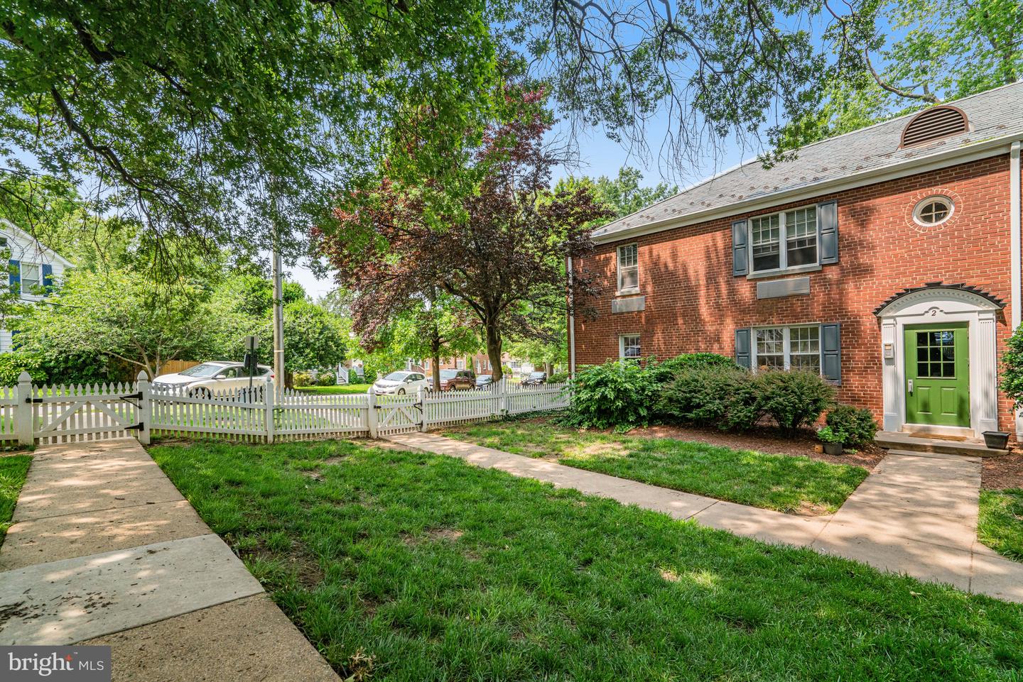 2 AUBURN CT #A, ALEXANDRIA, Virginia 22305, 2 Bedrooms Bedrooms, ,1 BathroomBathrooms,Residential,For sale,2 AUBURN CT #A,VAAX2042796 MLS # VAAX2042796