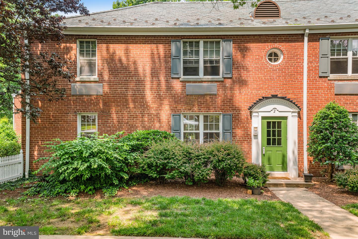 2 AUBURN CT #A, ALEXANDRIA, Virginia 22305, 2 Bedrooms Bedrooms, ,1 BathroomBathrooms,Residential,For sale,2 AUBURN CT #A,VAAX2042796 MLS # VAAX2042796