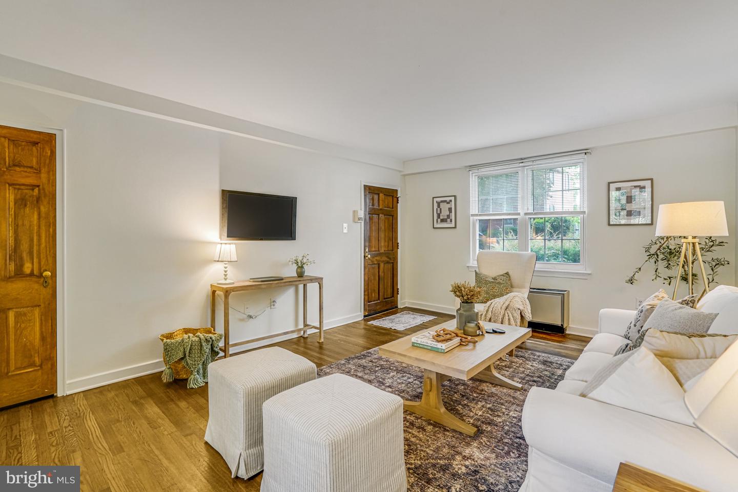 2 AUBURN CT #A, ALEXANDRIA, Virginia 22305, 2 Bedrooms Bedrooms, ,1 BathroomBathrooms,Residential,For sale,2 AUBURN CT #A,VAAX2042796 MLS # VAAX2042796