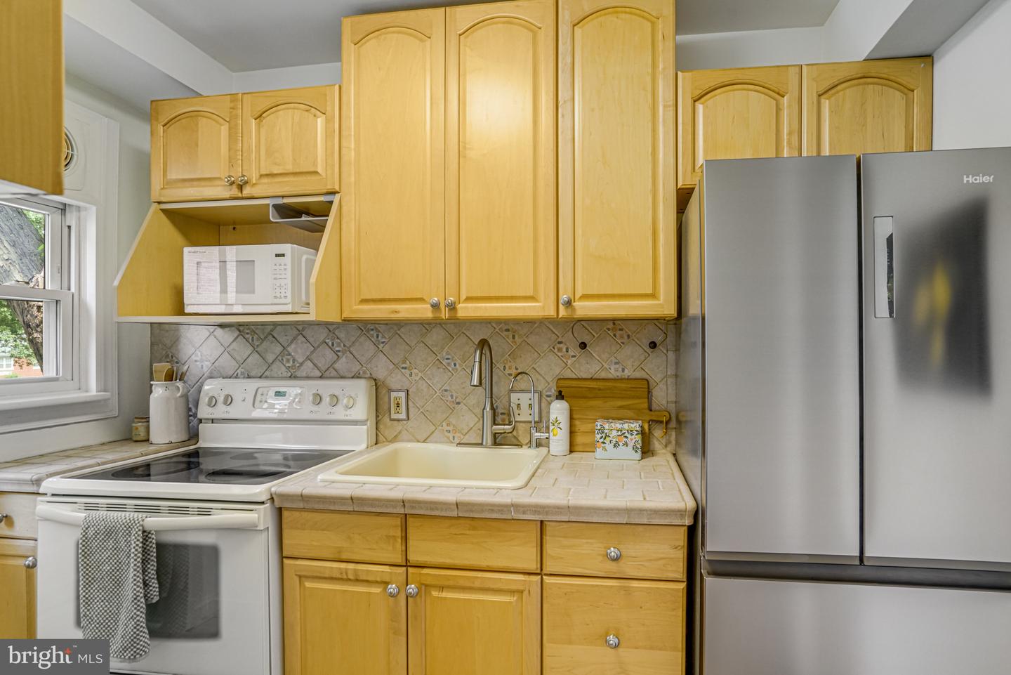 2 AUBURN CT #A, ALEXANDRIA, Virginia 22305, 2 Bedrooms Bedrooms, ,1 BathroomBathrooms,Residential,For sale,2 AUBURN CT #A,VAAX2042796 MLS # VAAX2042796