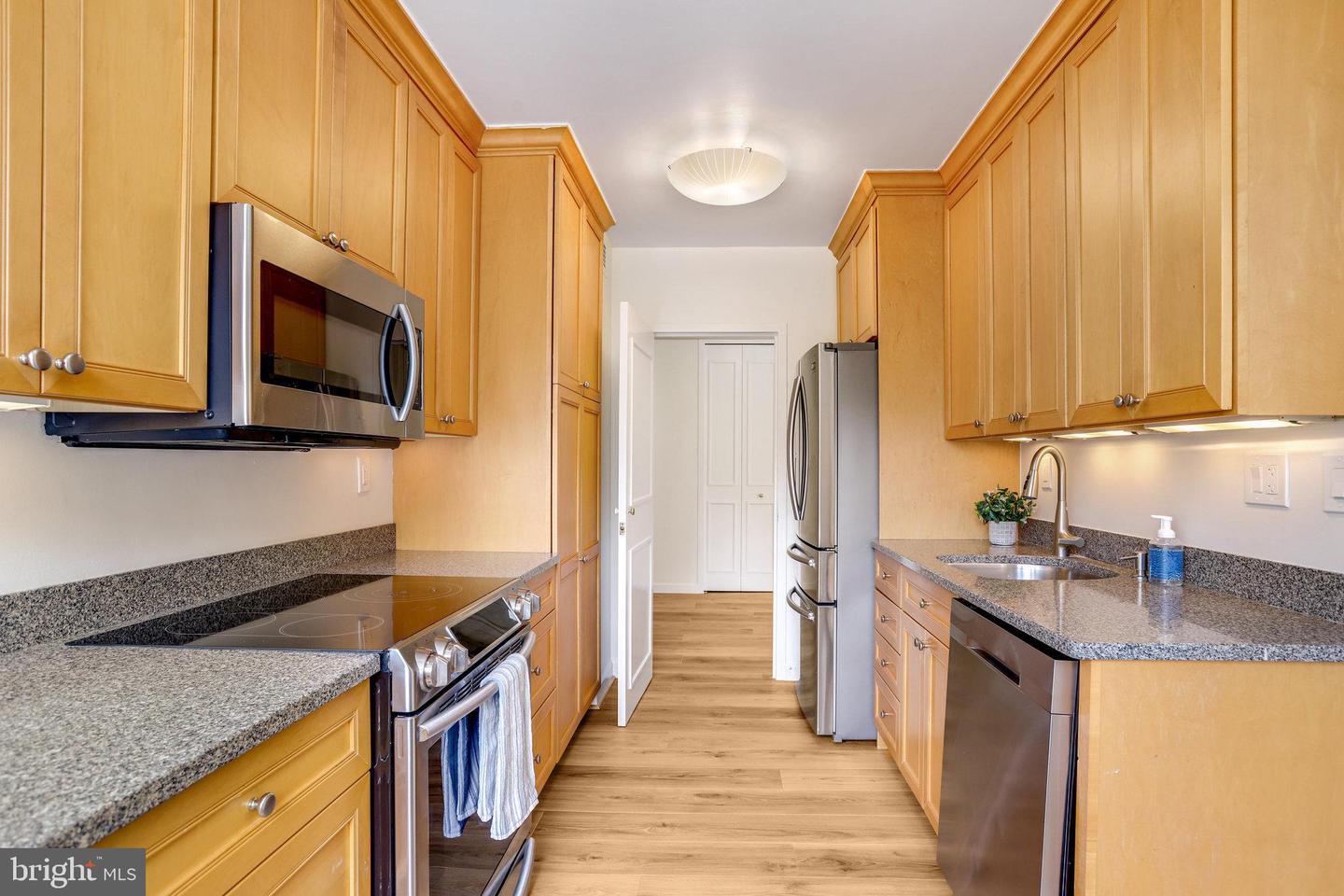 4101 CATHEDRAL AVE NW #711, WASHINGTON, District Of Columbia 20016, 2 Bedrooms Bedrooms, ,2 BathroomsBathrooms,Residential,For sale,4101 CATHEDRAL AVE NW #711,DCDC2191100 MLS # DCDC2191100