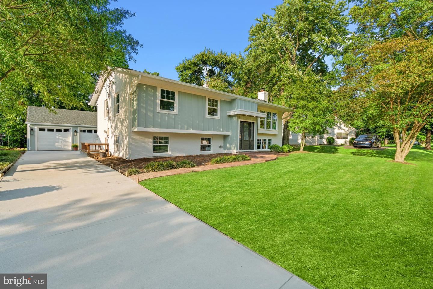 1112 NEAL DR, ALEXANDRIA, Virginia 22308, 5 Bedrooms Bedrooms, ,3 BathroomsBathrooms,Residential,For sale,1112 NEAL DR,VAFX2229096 MLS # VAFX2229096
