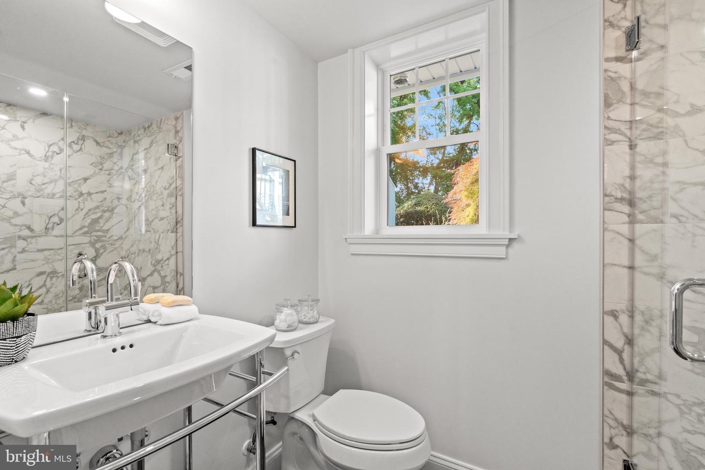 1112 NEAL DR, ALEXANDRIA, Virginia 22308, 5 Bedrooms Bedrooms, ,3 BathroomsBathrooms,Residential,For sale,1112 NEAL DR,VAFX2229096 MLS # VAFX2229096