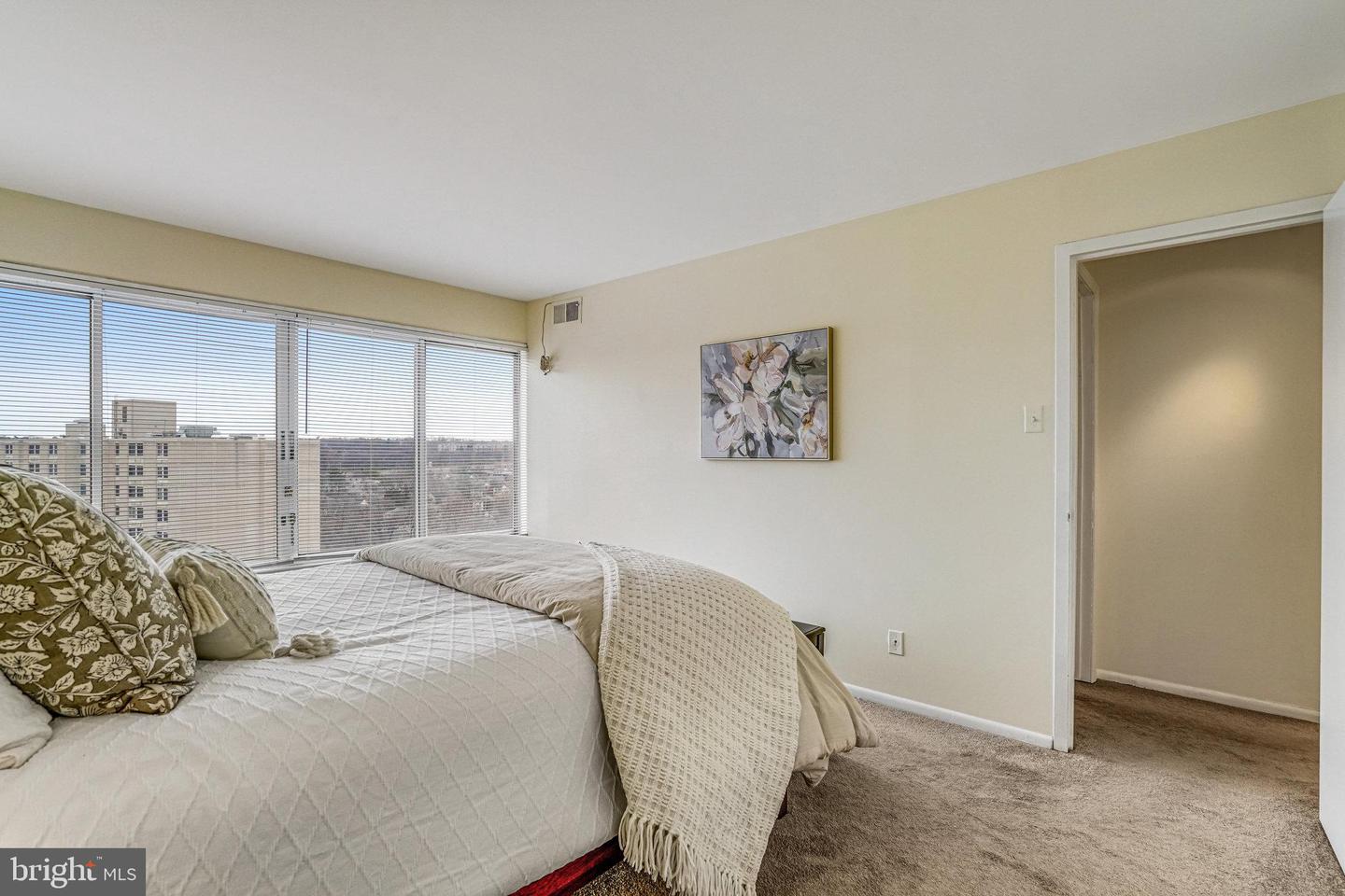 5340 HOLMES RUN PKWY #1207, ALEXANDRIA, Virginia 22304, 2 Bedrooms Bedrooms, ,1 BathroomBathrooms,Residential,For sale,5340 HOLMES RUN PKWY #1207,VAAX2043140 MLS # VAAX2043140