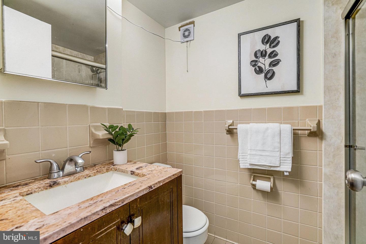 5340 HOLMES RUN PKWY #1207, ALEXANDRIA, Virginia 22304, 2 Bedrooms Bedrooms, ,1 BathroomBathrooms,Residential,For sale,5340 HOLMES RUN PKWY #1207,VAAX2043140 MLS # VAAX2043140