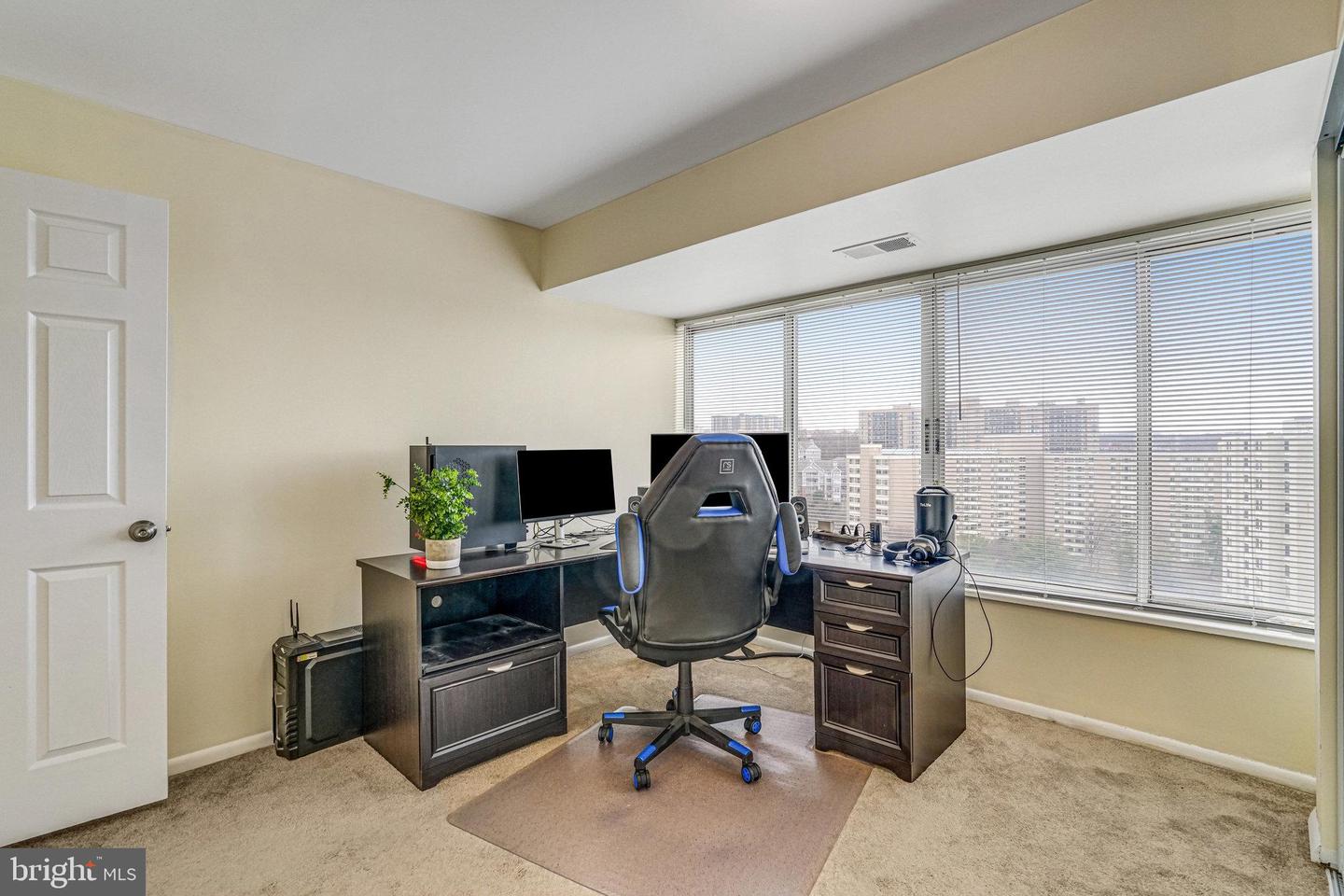 5340 HOLMES RUN PKWY #1207, ALEXANDRIA, Virginia 22304, 2 Bedrooms Bedrooms, ,1 BathroomBathrooms,Residential,For sale,5340 HOLMES RUN PKWY #1207,VAAX2043140 MLS # VAAX2043140