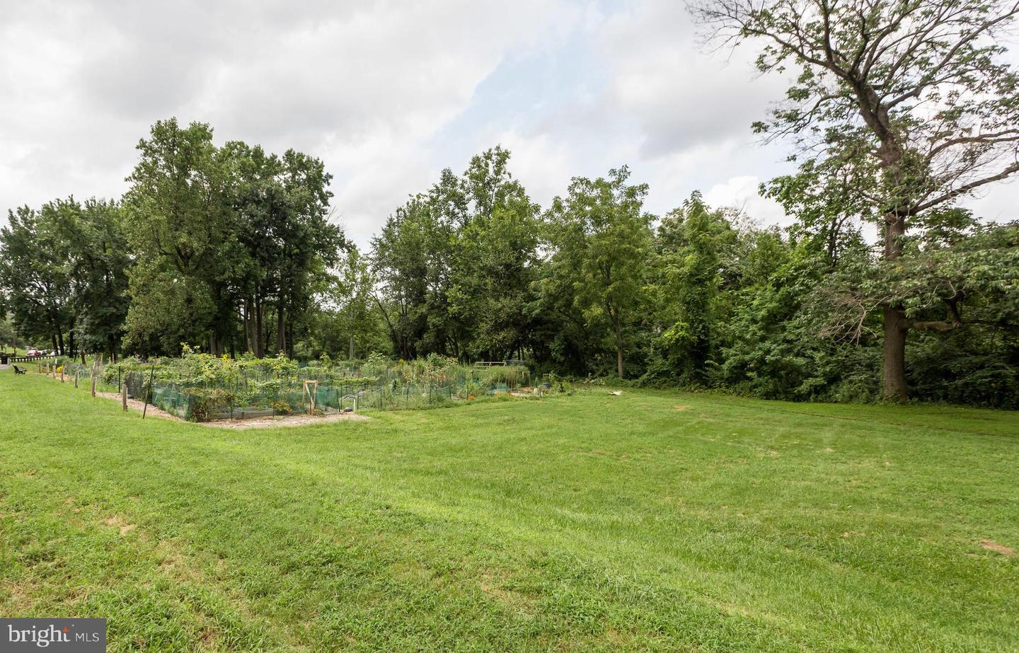 5340 HOLMES RUN PKWY #1207, ALEXANDRIA, Virginia 22304, 2 Bedrooms Bedrooms, ,1 BathroomBathrooms,Residential,For sale,5340 HOLMES RUN PKWY #1207,VAAX2043140 MLS # VAAX2043140