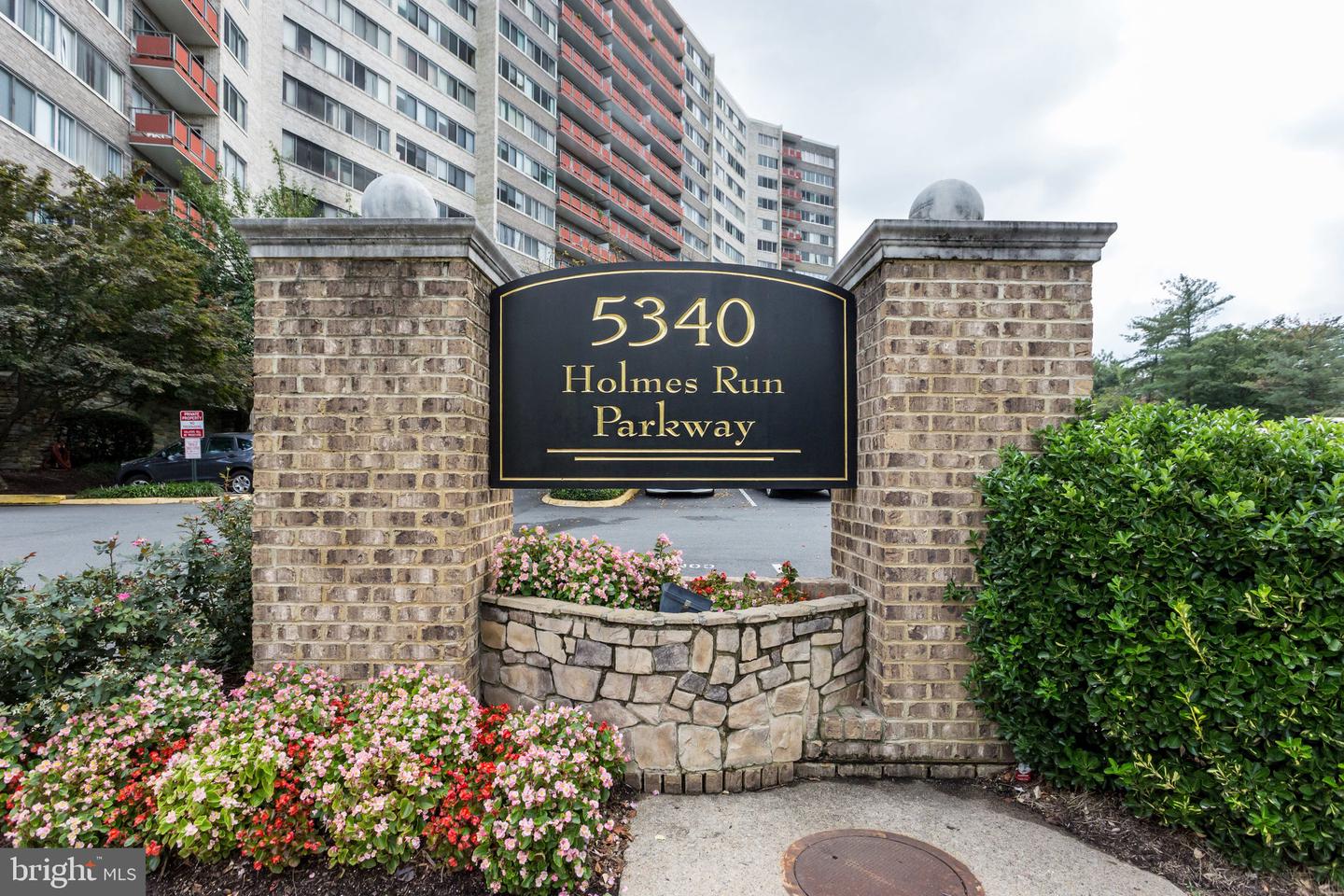 5340 HOLMES RUN PKWY #1207, ALEXANDRIA, Virginia 22304, 2 Bedrooms Bedrooms, ,1 BathroomBathrooms,Residential,For sale,5340 HOLMES RUN PKWY #1207,VAAX2043140 MLS # VAAX2043140