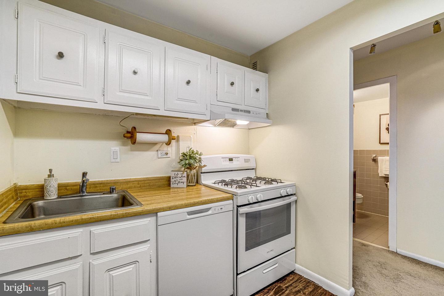 5340 HOLMES RUN PKWY #1207, ALEXANDRIA, Virginia 22304, 2 Bedrooms Bedrooms, ,1 BathroomBathrooms,Residential,For sale,5340 HOLMES RUN PKWY #1207,VAAX2043140 MLS # VAAX2043140