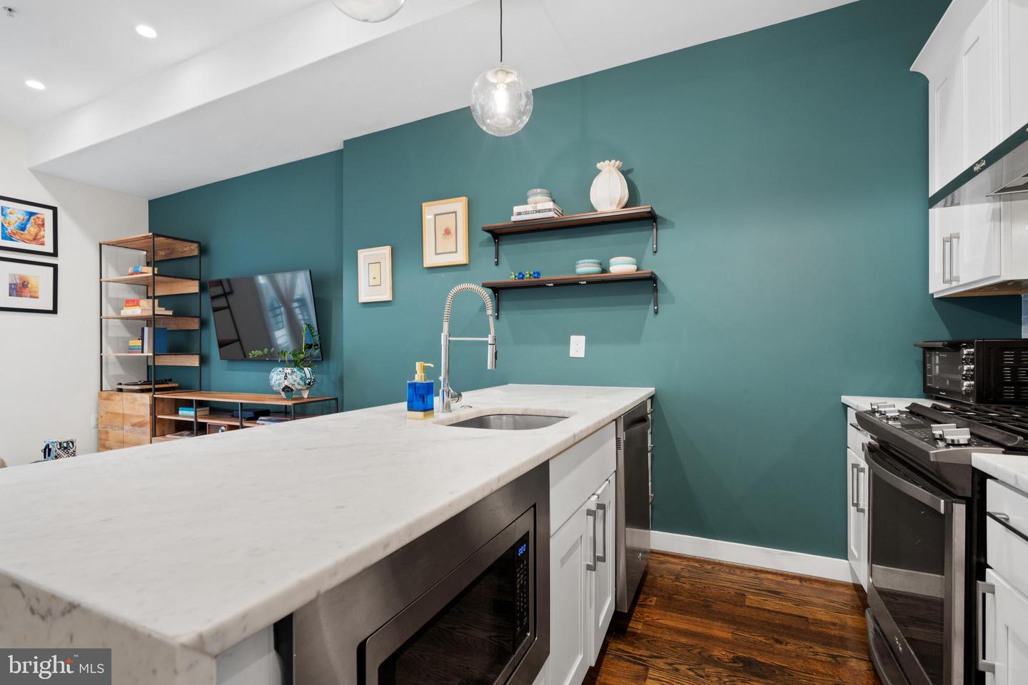 913 12TH ST NE #4, WASHINGTON, District Of Columbia 20002, 2 Bedrooms Bedrooms, ,2 BathroomsBathrooms,Residential,For sale,913 12TH ST NE #4,DCDC2193428 MLS # DCDC2193428