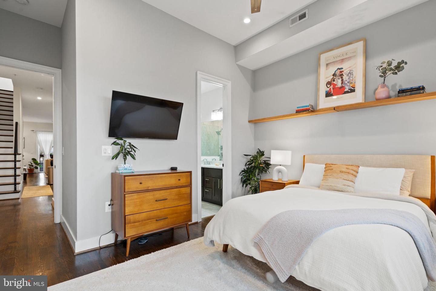913 12TH ST NE #4, WASHINGTON, District Of Columbia 20002, 2 Bedrooms Bedrooms, ,2 BathroomsBathrooms,Residential,For sale,913 12TH ST NE #4,DCDC2193428 MLS # DCDC2193428