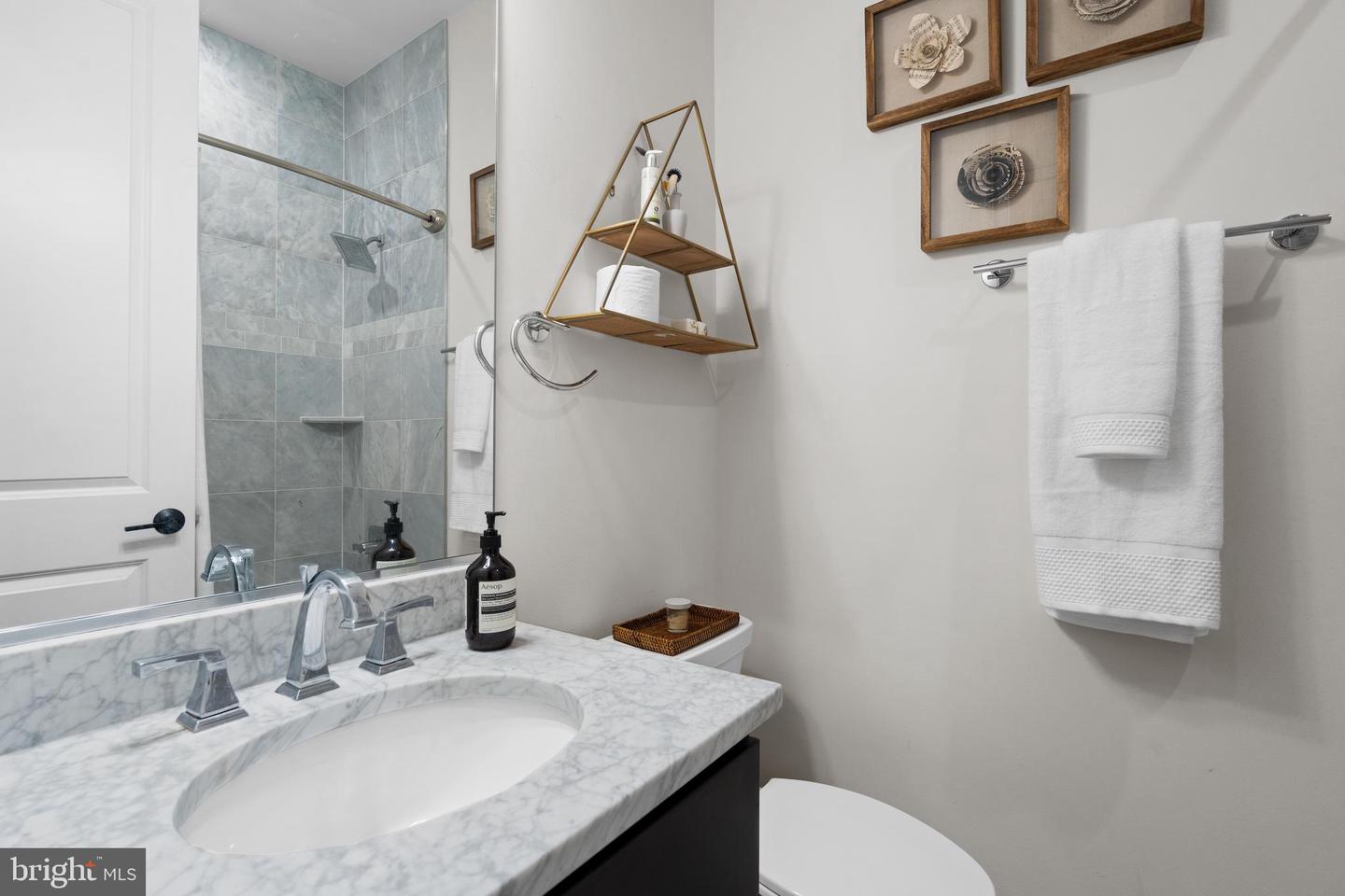 913 12TH ST NE #4, WASHINGTON, District Of Columbia 20002, 2 Bedrooms Bedrooms, ,2 BathroomsBathrooms,Residential,For sale,913 12TH ST NE #4,DCDC2193428 MLS # DCDC2193428