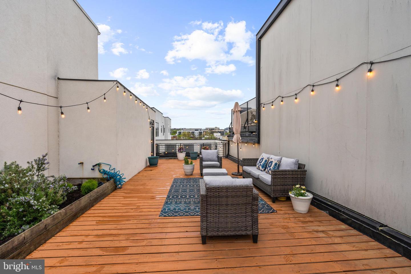 913 12TH ST NE #4, WASHINGTON, District Of Columbia 20002, 2 Bedrooms Bedrooms, ,2 BathroomsBathrooms,Residential,For sale,913 12TH ST NE #4,DCDC2193428 MLS # DCDC2193428