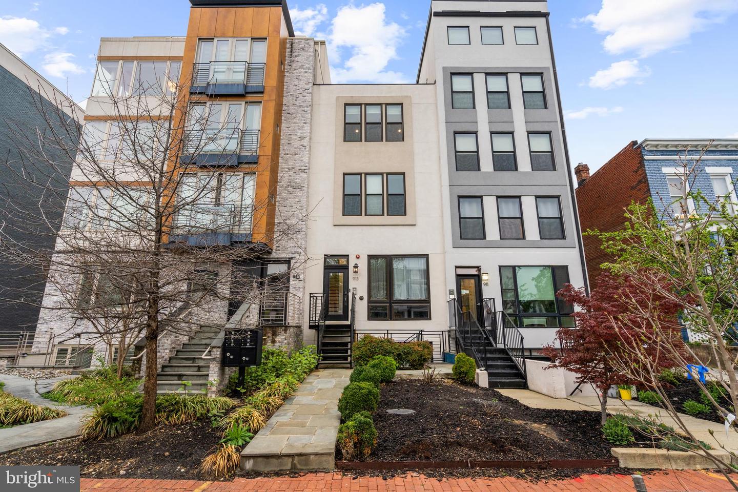 913 12TH ST NE #4, WASHINGTON, District Of Columbia 20002, 2 Bedrooms Bedrooms, ,2 BathroomsBathrooms,Residential,For sale,913 12TH ST NE #4,DCDC2193428 MLS # DCDC2193428