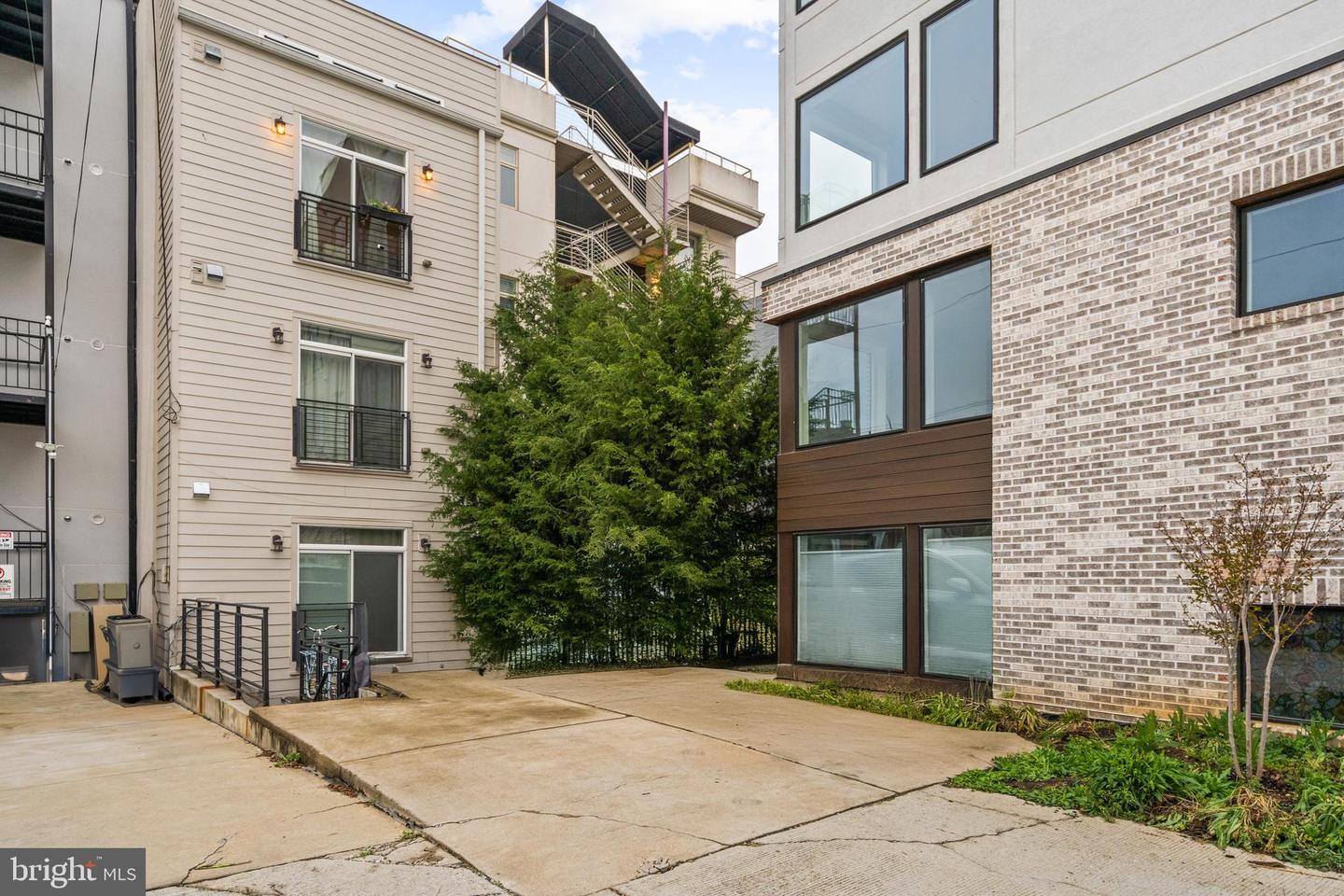 913 12TH ST NE #4, WASHINGTON, District Of Columbia 20002, 2 Bedrooms Bedrooms, ,2 BathroomsBathrooms,Residential,For sale,913 12TH ST NE #4,DCDC2193428 MLS # DCDC2193428