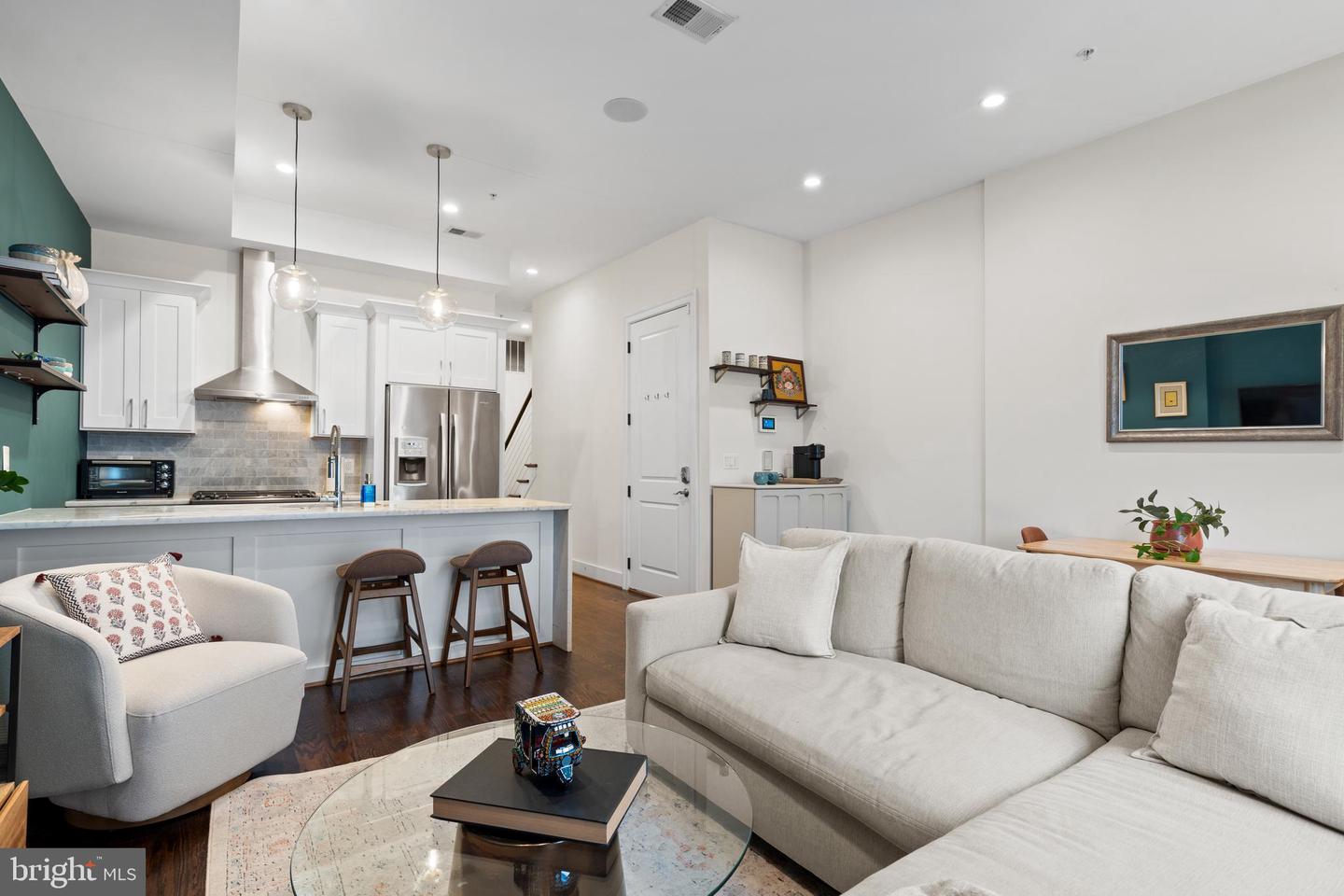 913 12TH ST NE #4, WASHINGTON, District Of Columbia 20002, 2 Bedrooms Bedrooms, ,2 BathroomsBathrooms,Residential,For sale,913 12TH ST NE #4,DCDC2193428 MLS # DCDC2193428