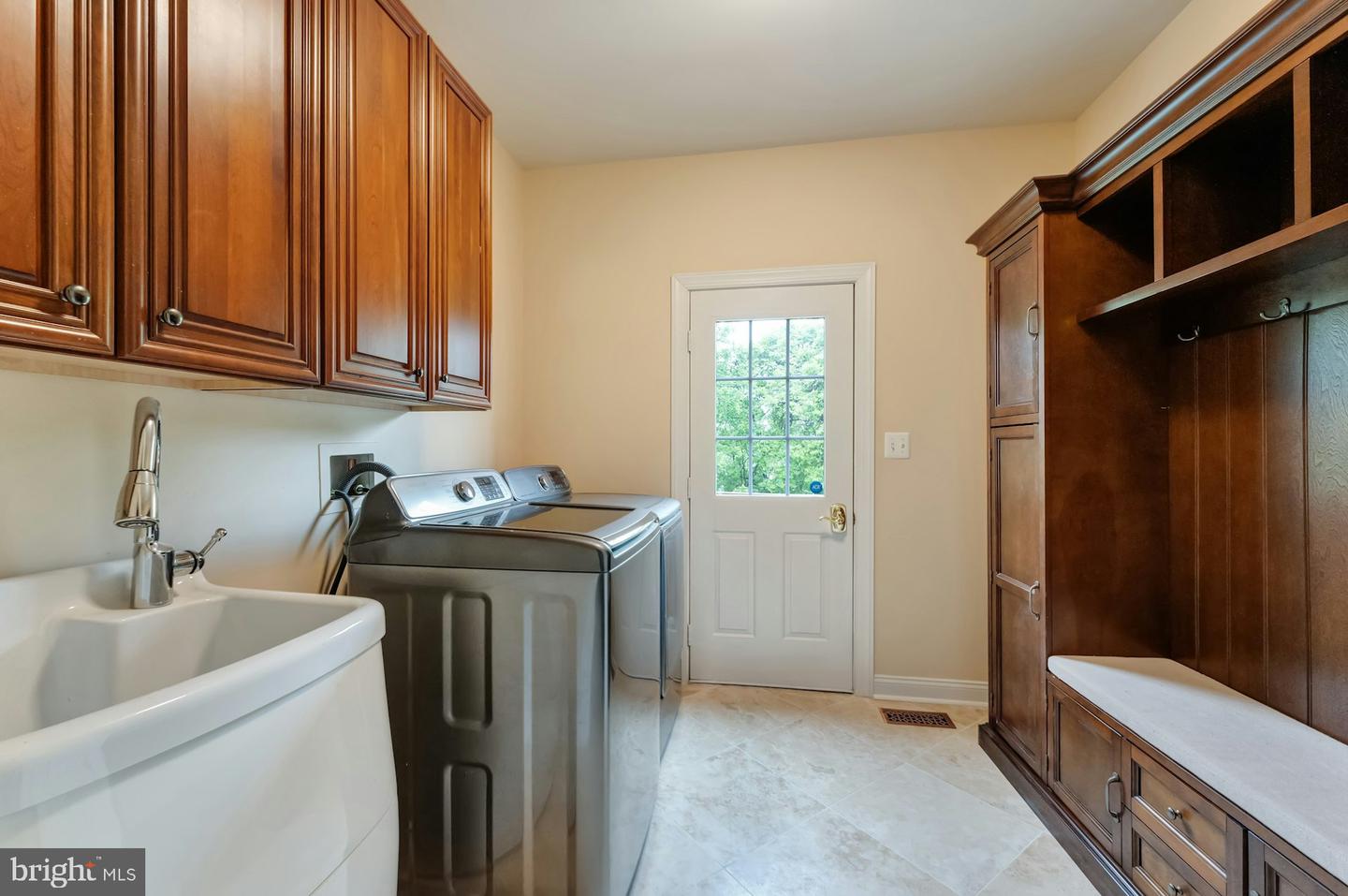 18102 EAGLESHAM CT, LEESBURG, Virginia 20175, 5 Bedrooms Bedrooms, ,5 BathroomsBathrooms,Residential,For sale,18102 EAGLESHAM CT,VALO2092994 MLS # VALO2092994