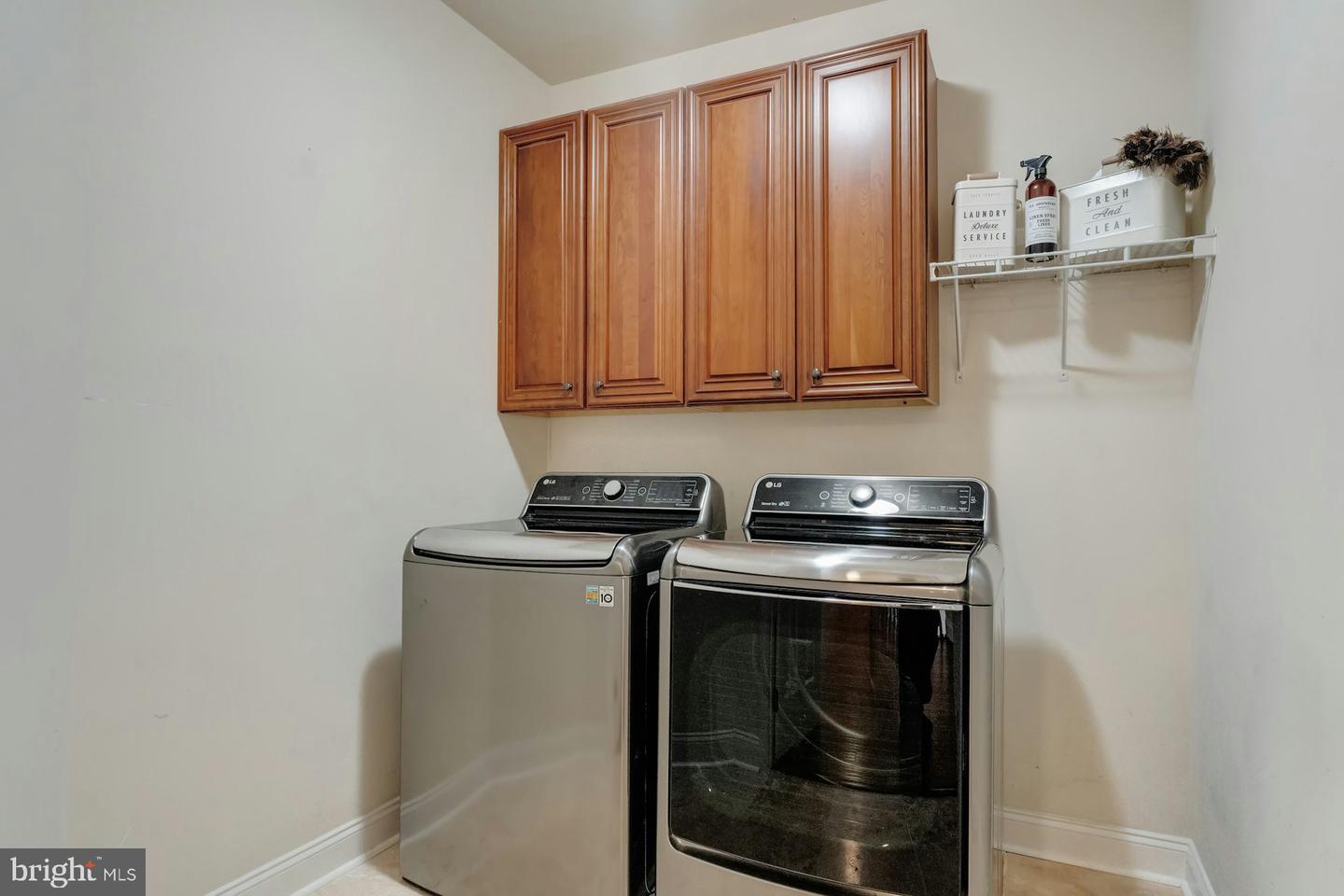18102 EAGLESHAM CT, LEESBURG, Virginia 20175, 5 Bedrooms Bedrooms, ,5 BathroomsBathrooms,Residential,For sale,18102 EAGLESHAM CT,VALO2092994 MLS # VALO2092994