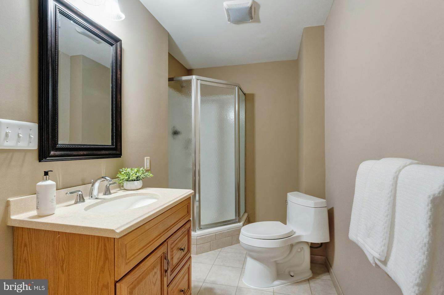 18102 EAGLESHAM CT, LEESBURG, Virginia 20175, 5 Bedrooms Bedrooms, ,5 BathroomsBathrooms,Residential,For sale,18102 EAGLESHAM CT,VALO2092994 MLS # VALO2092994
