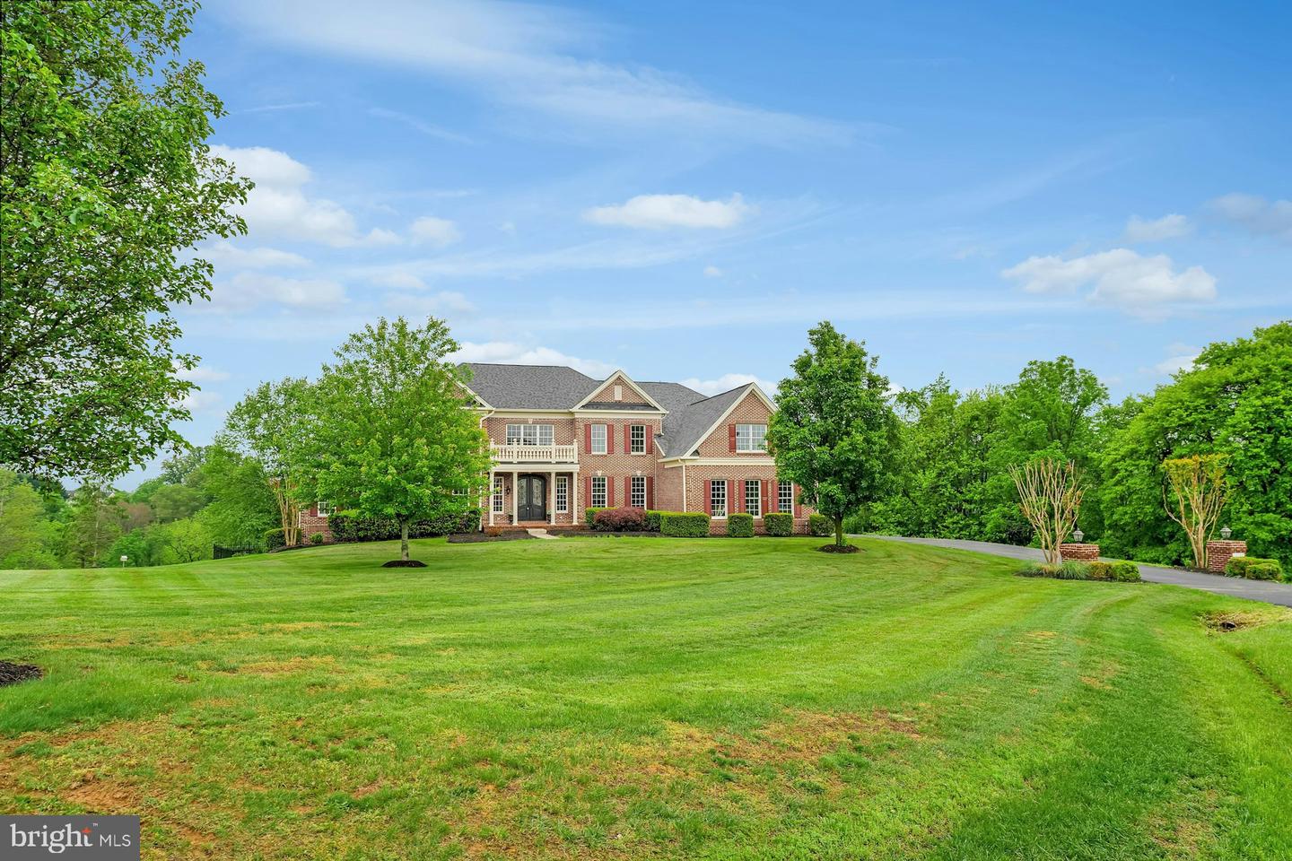 18102 EAGLESHAM CT, LEESBURG, Virginia 20175, 5 Bedrooms Bedrooms, ,5 BathroomsBathrooms,Residential,For sale,18102 EAGLESHAM CT,VALO2092994 MLS # VALO2092994