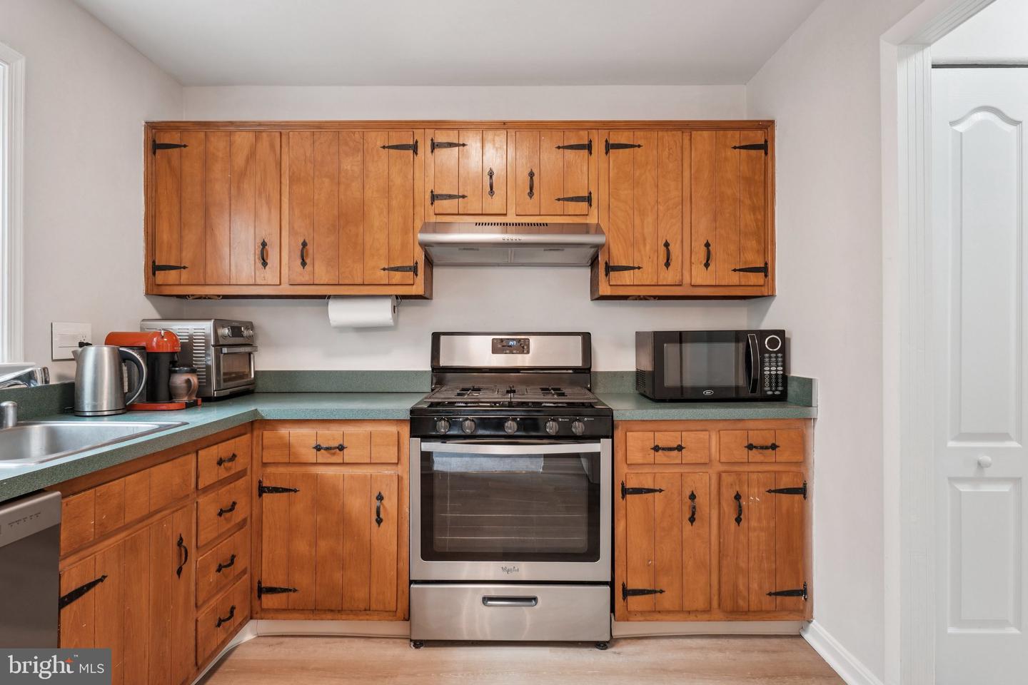 14855 LEICESTER CT, CENTREVILLE, Virginia 20120, 3 Bedrooms Bedrooms, ,2 BathroomsBathrooms,Residential,For sale,14855 LEICESTER CT,VAFX2232290 MLS # VAFX2232290