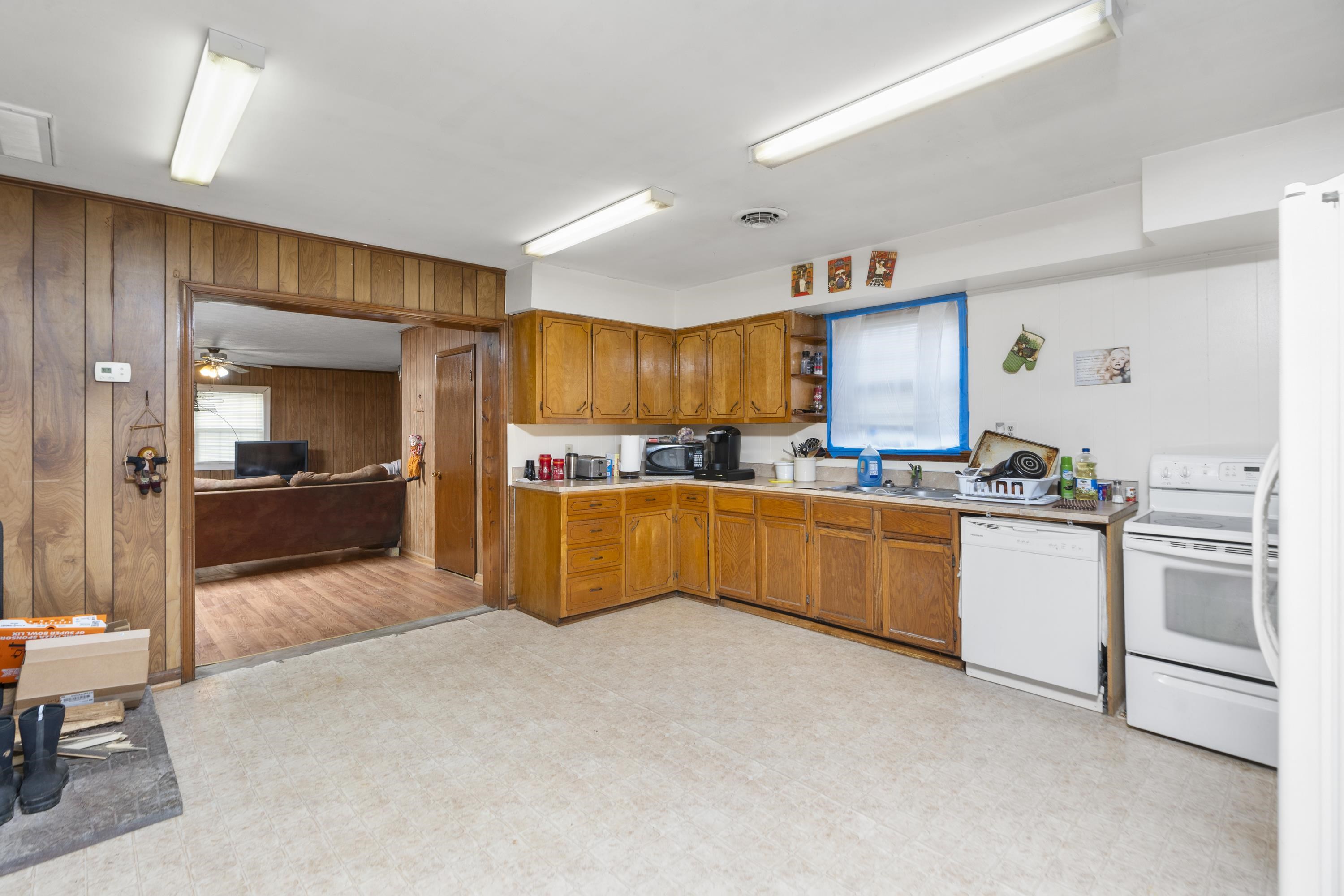 96 GRAHAM ST, GREENVILLE, Virginia 24440, 3 Bedrooms Bedrooms, ,2 BathroomsBathrooms,Residential,96 GRAHAM ST,663229 MLS # 663229