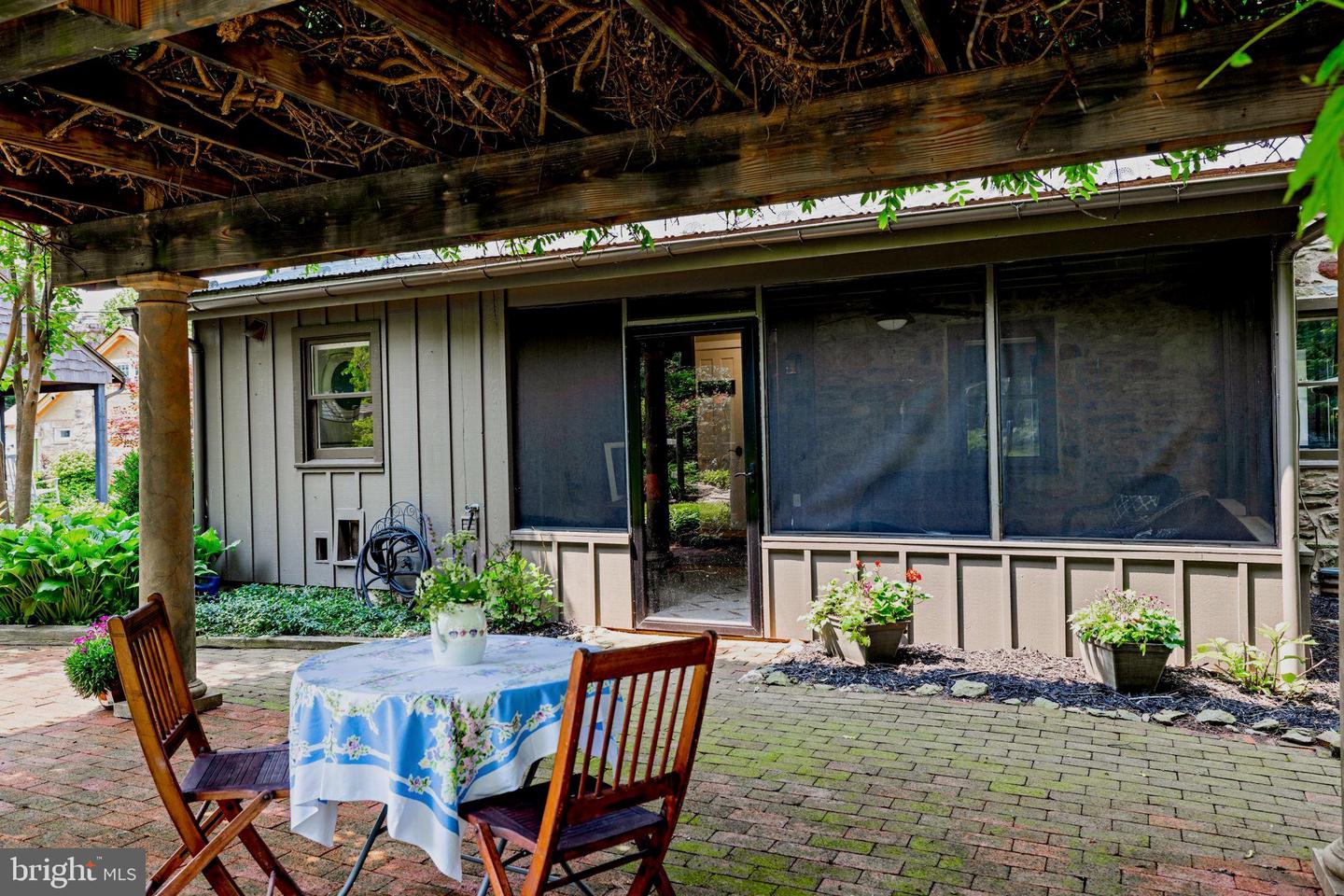 38610 MORRISONVILLE RD, LOVETTSVILLE, Virginia 20180, 2 Bedrooms Bedrooms, ,1 BathroomBathrooms,Residential,For sale,38610 MORRISONVILLE RD,VALO2094206 MLS # VALO2094206