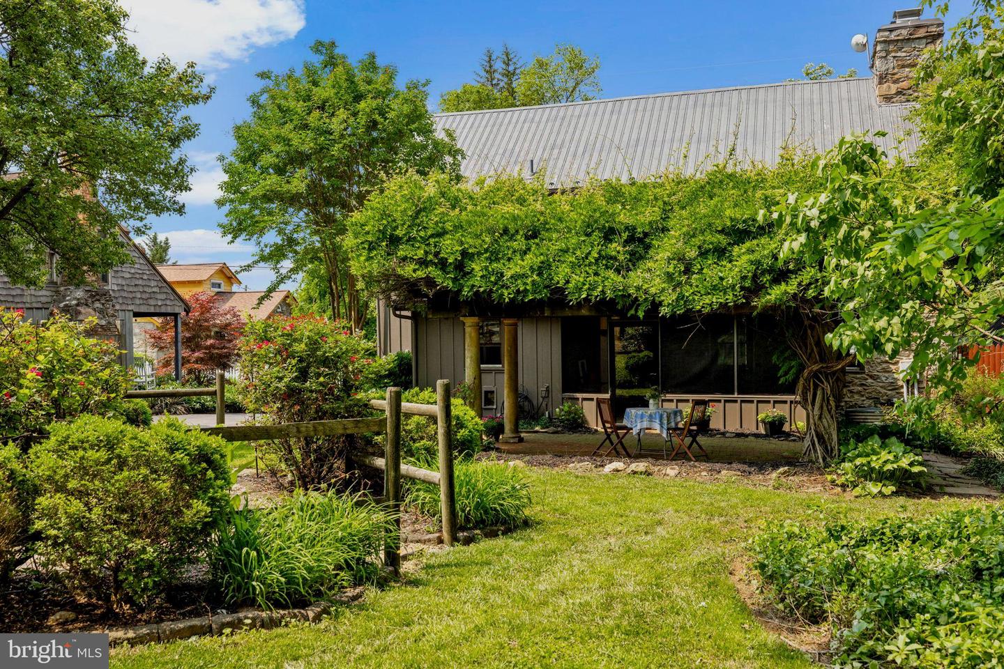 38610 MORRISONVILLE RD, LOVETTSVILLE, Virginia 20180, 2 Bedrooms Bedrooms, ,1 BathroomBathrooms,Residential,For sale,38610 MORRISONVILLE RD,VALO2094206 MLS # VALO2094206