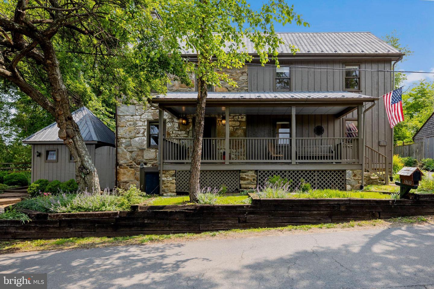 38610 MORRISONVILLE RD, LOVETTSVILLE, Virginia 20180, 2 Bedrooms Bedrooms, ,1 BathroomBathrooms,Residential,For sale,38610 MORRISONVILLE RD,VALO2094206 MLS # VALO2094206