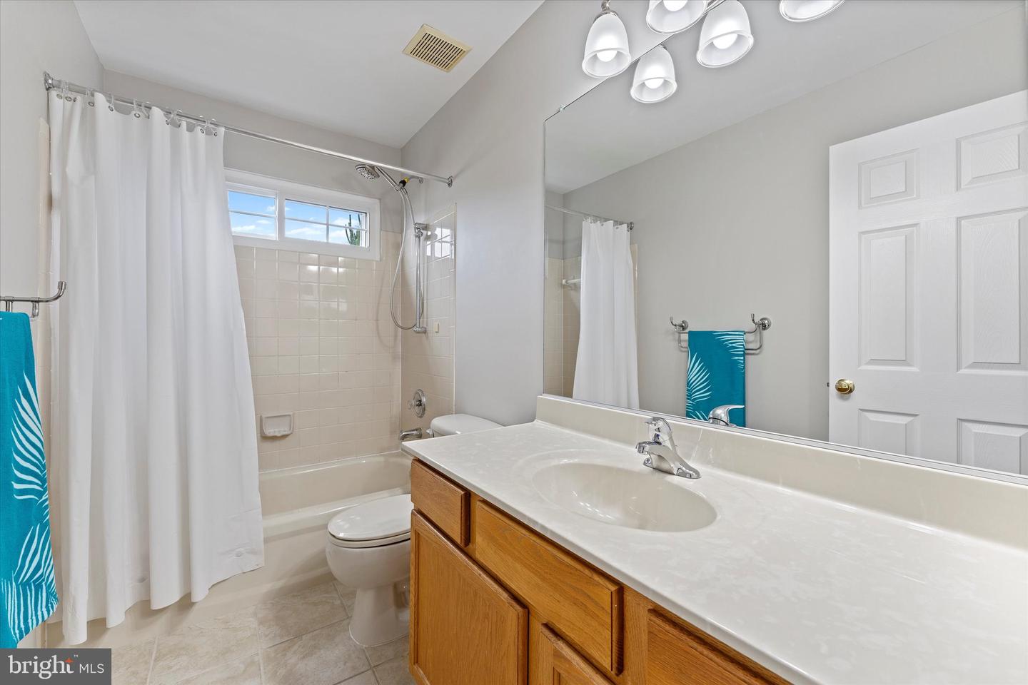 6780 HOLLOW GLEN CT, GAINESVILLE, Virginia 20155, 3 Bedrooms Bedrooms, ,3 BathroomsBathrooms,Residential,For sale,6780 HOLLOW GLEN CT,VAPW2092726 MLS # VAPW2092726