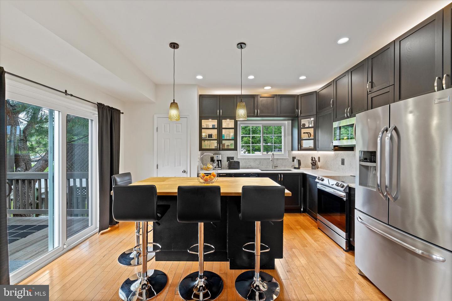 6780 HOLLOW GLEN CT, GAINESVILLE, Virginia 20155, 3 Bedrooms Bedrooms, ,3 BathroomsBathrooms,Residential,For sale,6780 HOLLOW GLEN CT,VAPW2092726 MLS # VAPW2092726