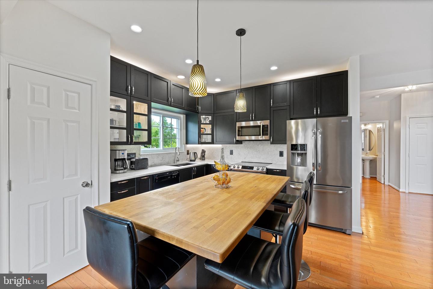 6780 HOLLOW GLEN CT, GAINESVILLE, Virginia 20155, 3 Bedrooms Bedrooms, ,3 BathroomsBathrooms,Residential,For sale,6780 HOLLOW GLEN CT,VAPW2092726 MLS # VAPW2092726