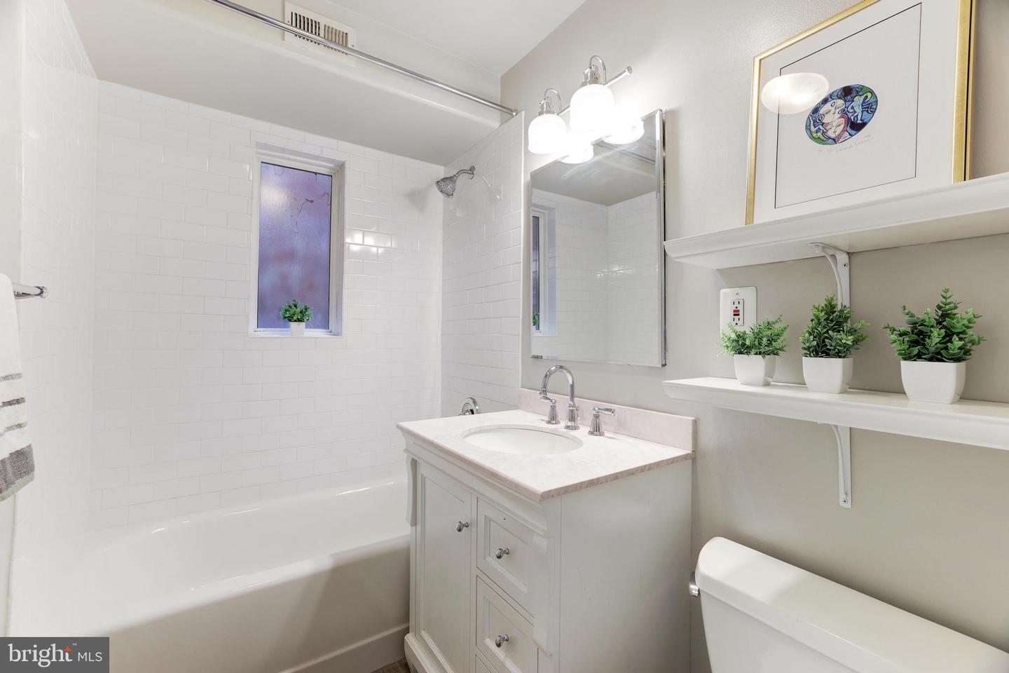 2004 3RD ST NE #201, WASHINGTON, District Of Columbia 20002, 1 Bedroom Bedrooms, 1 Room Rooms,1 BathroomBathrooms,Residential,For sale,2004 3RD ST NE #201,DCDC2197168 MLS # DCDC2197168