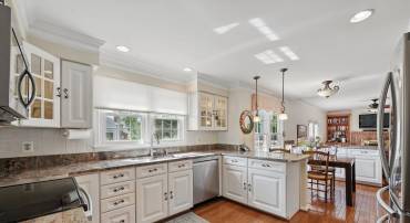 13461 POINT PLEASANT DR, CHANTILLY, Virginia 20151, 5 Bedrooms Bedrooms, ,3 BathroomsBathrooms,Residential,For sale,13461 POINT PLEASANT DR,VAFX2236428 MLS # VAFX2236428