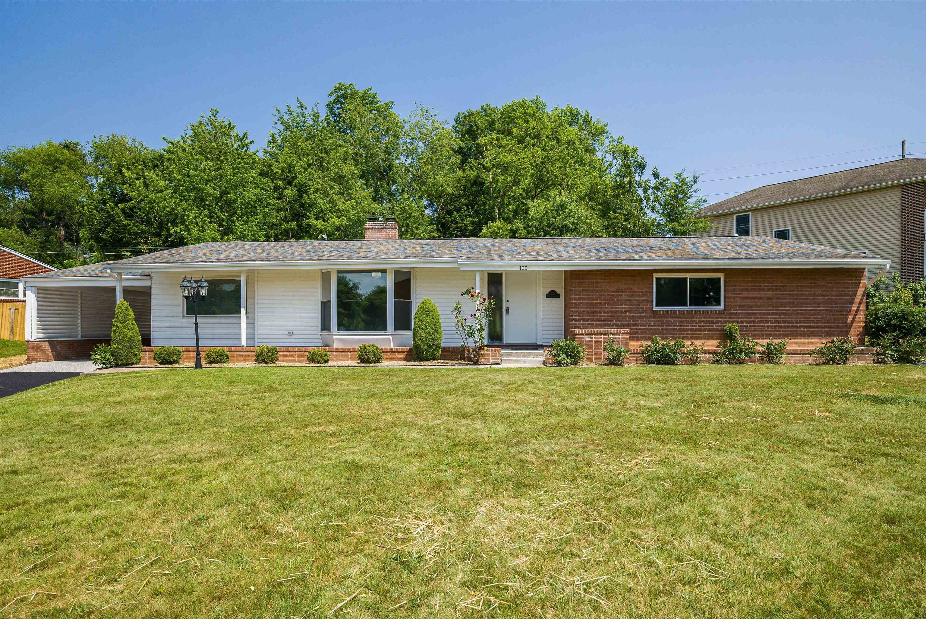 100 MONUMENT AVE, HARRISONBURG, Virginia 22801, 3 Bedrooms Bedrooms, ,2 BathroomsBathrooms,Residential,100 MONUMENT AVE,665459 MLS # 665459