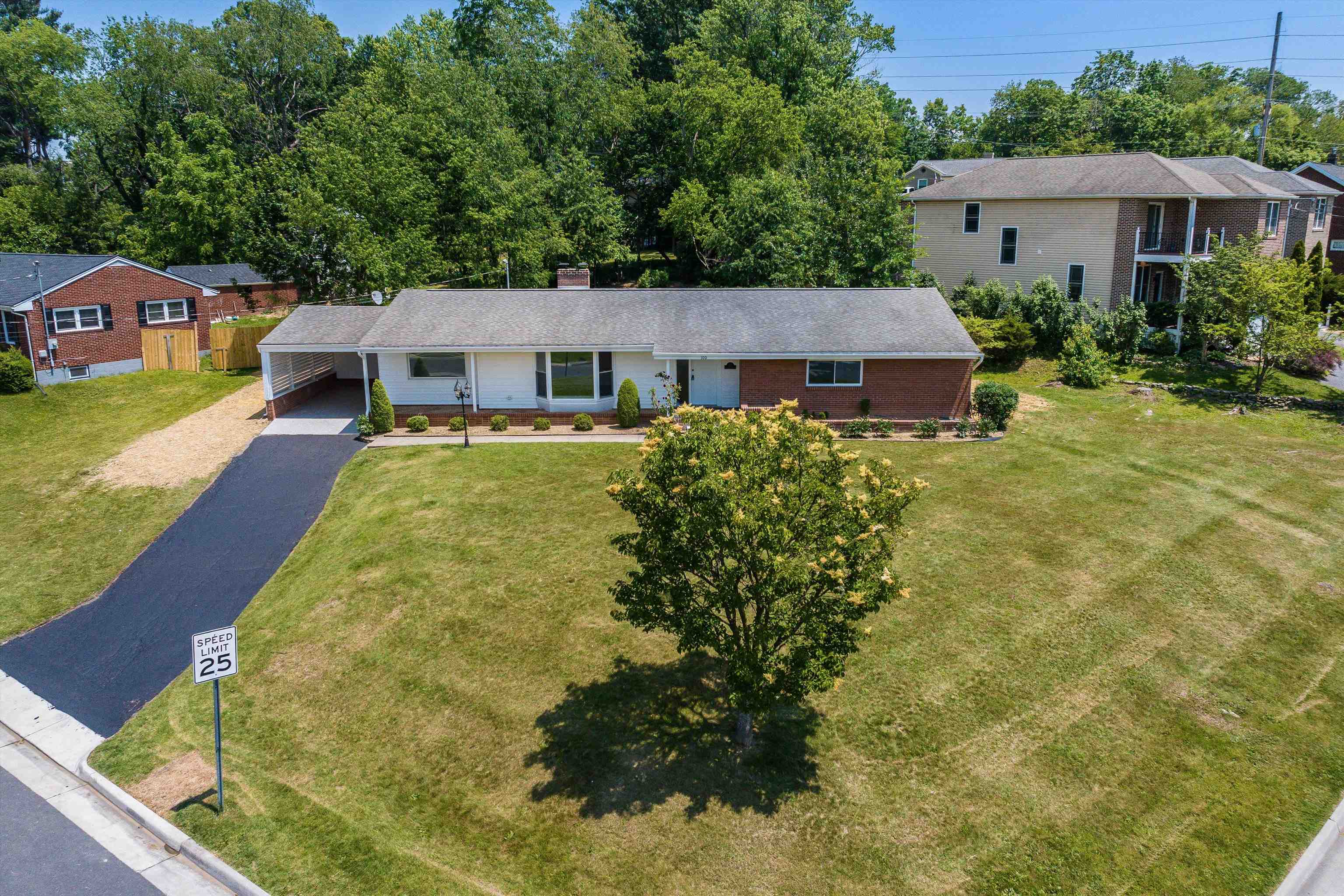 100 MONUMENT AVE, HARRISONBURG, Virginia 22801, 3 Bedrooms Bedrooms, ,2 BathroomsBathrooms,Residential,100 MONUMENT AVE,665459 MLS # 665459