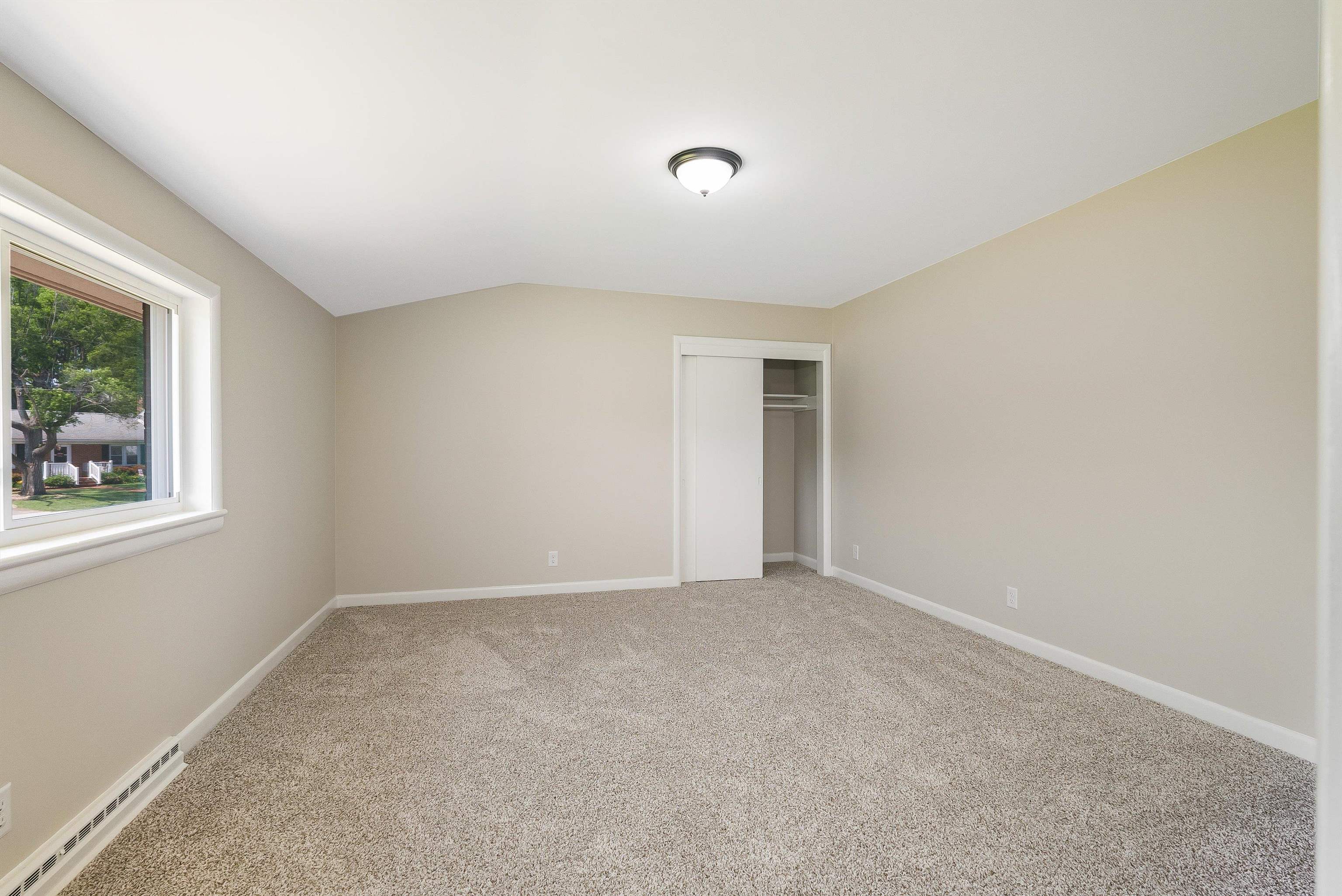 100 MONUMENT AVE, HARRISONBURG, Virginia 22801, 3 Bedrooms Bedrooms, ,2 BathroomsBathrooms,Residential,100 MONUMENT AVE,665459 MLS # 665459