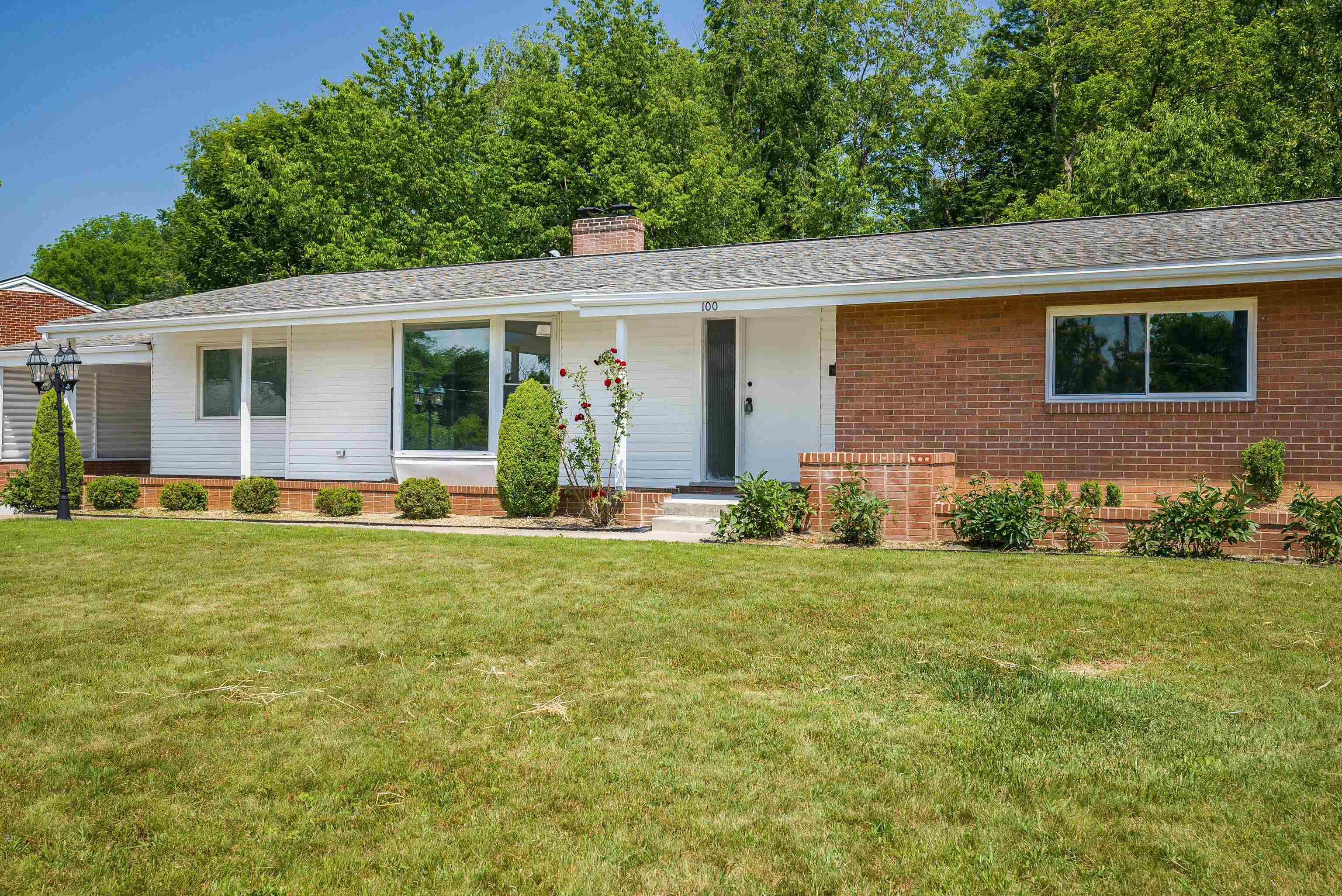 100 MONUMENT AVE, HARRISONBURG, Virginia 22801, 3 Bedrooms Bedrooms, ,2 BathroomsBathrooms,Residential,100 MONUMENT AVE,665459 MLS # 665459