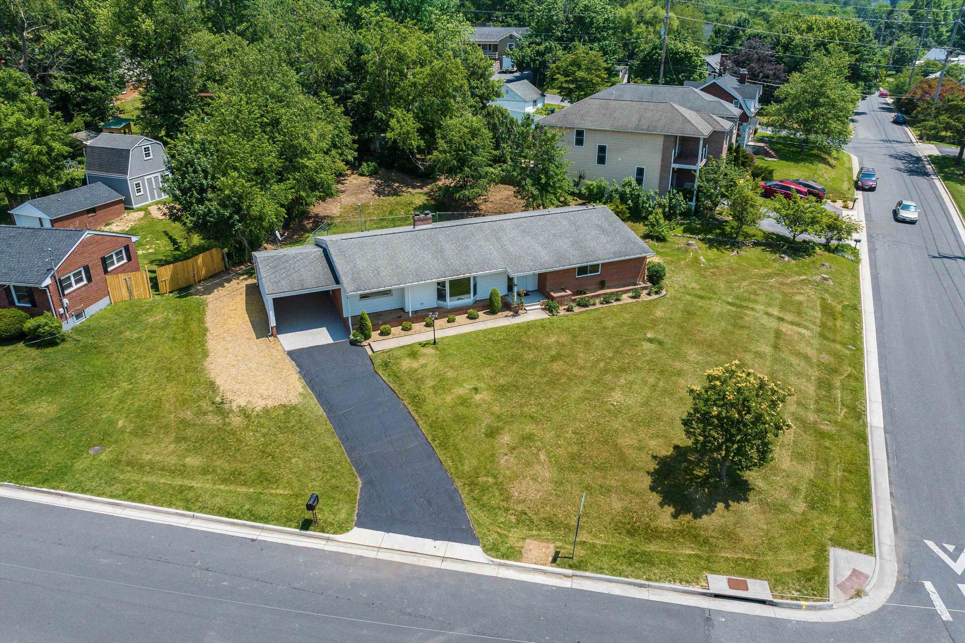 100 MONUMENT AVE, HARRISONBURG, Virginia 22801, 3 Bedrooms Bedrooms, ,2 BathroomsBathrooms,Residential,100 MONUMENT AVE,665459 MLS # 665459