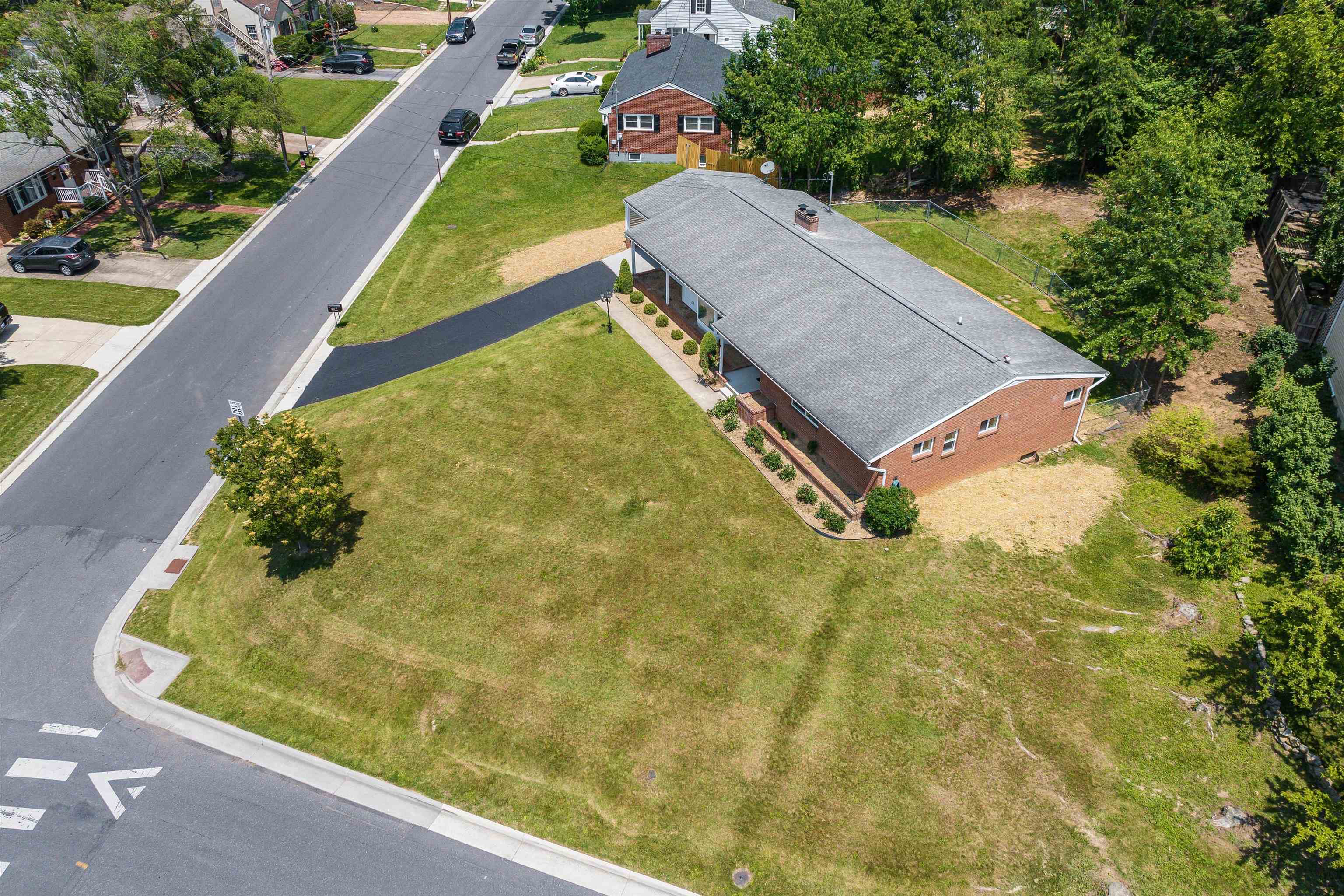 100 MONUMENT AVE, HARRISONBURG, Virginia 22801, 3 Bedrooms Bedrooms, ,2 BathroomsBathrooms,Residential,100 MONUMENT AVE,665459 MLS # 665459