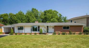 100 MONUMENT AVE, HARRISONBURG, Virginia 22801, 3 Bedrooms Bedrooms, ,2 BathroomsBathrooms,Residential,100 MONUMENT AVE,665459 MLS # 665459