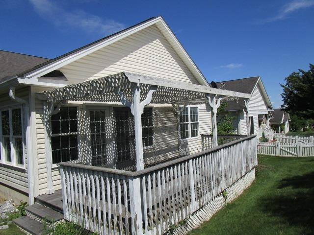 384 HICKORY GROVE CIR, HARRISONBURG, Virginia 22801, 2 Bedrooms Bedrooms, ,2 BathroomsBathrooms,Residential,384 HICKORY GROVE CIR,665460 MLS # 665460