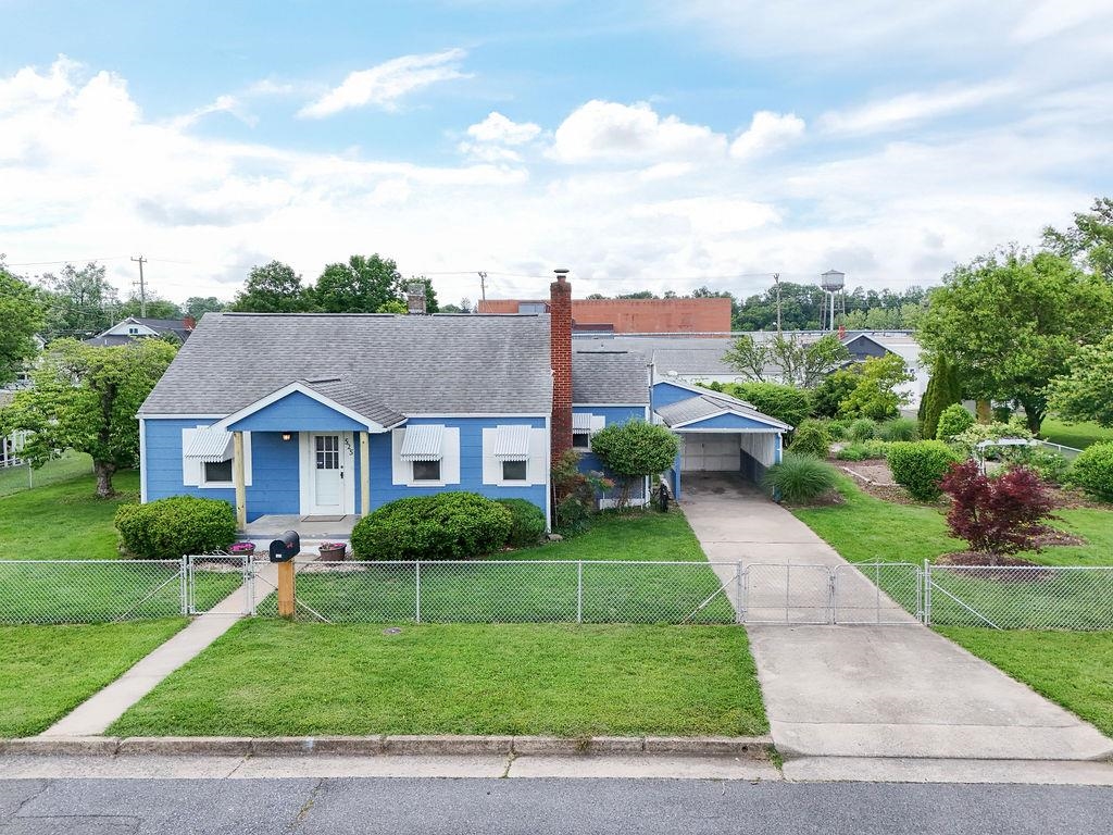 525 N BATH AVE, WAYNESBORO, Virginia 22980, 2 Bedrooms Bedrooms, ,1 BathroomBathrooms,Residential,525 N BATH AVE,665463 MLS # 665463