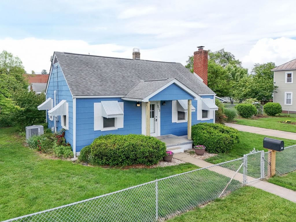 525 N BATH AVE, WAYNESBORO, Virginia 22980, 2 Bedrooms Bedrooms, ,1 BathroomBathrooms,Residential,525 N BATH AVE,665463 MLS # 665463