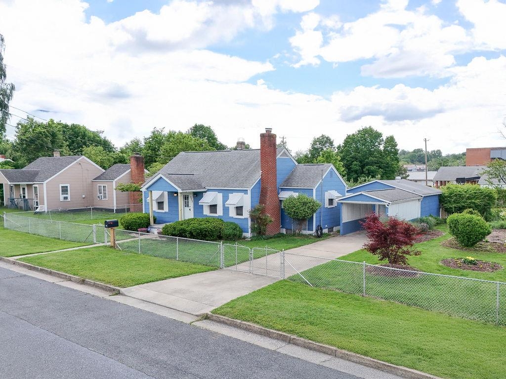 525 N BATH AVE, WAYNESBORO, Virginia 22980, 2 Bedrooms Bedrooms, ,1 BathroomBathrooms,Residential,525 N BATH AVE,665463 MLS # 665463