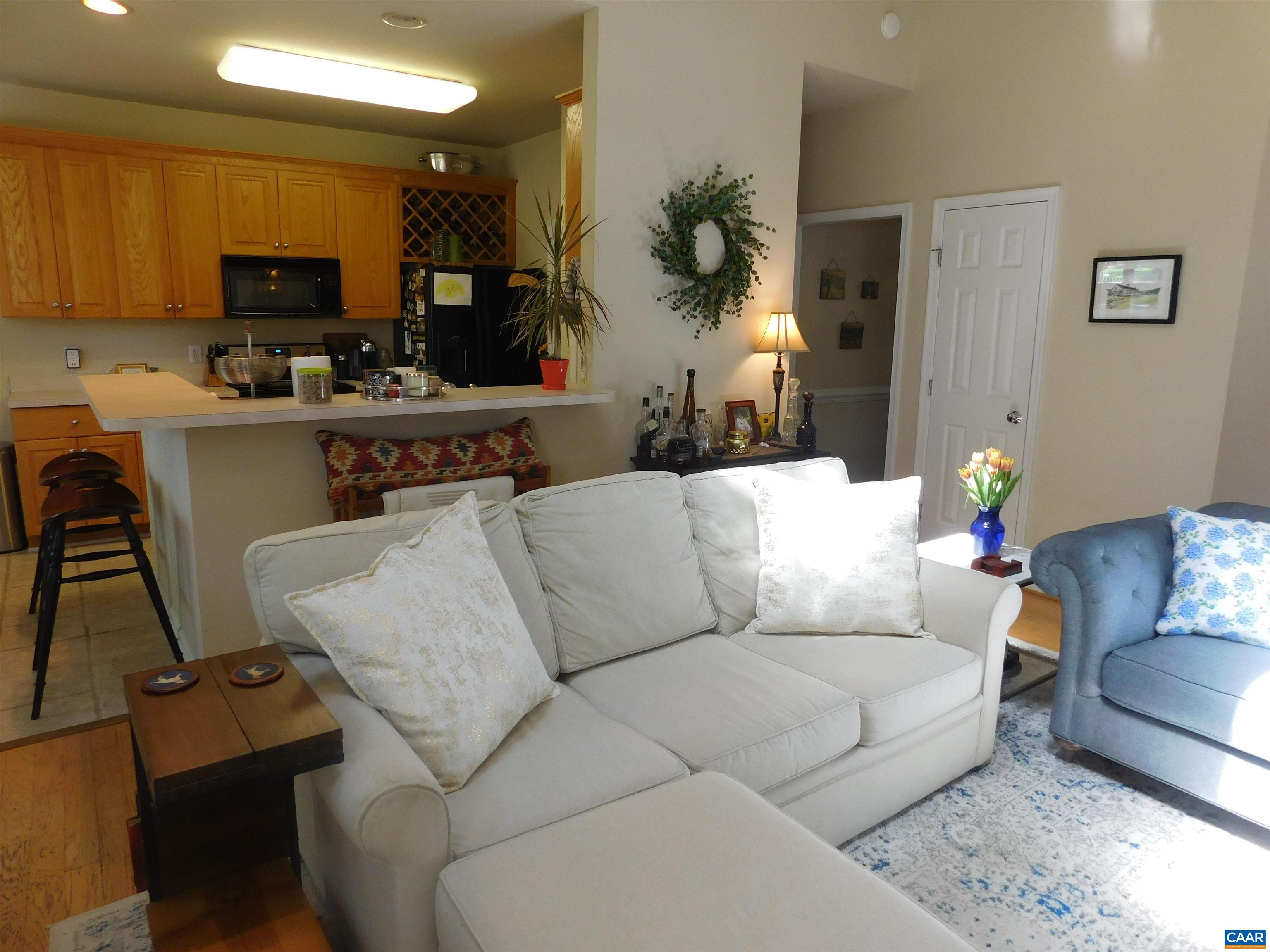 339 LEAPING FOX LN, CHARLOTTESVILLE, Virginia 22902, 3 Bedrooms Bedrooms, ,2 BathroomsBathrooms,Residential,339 LEAPING FOX LN,665467 MLS # 665467