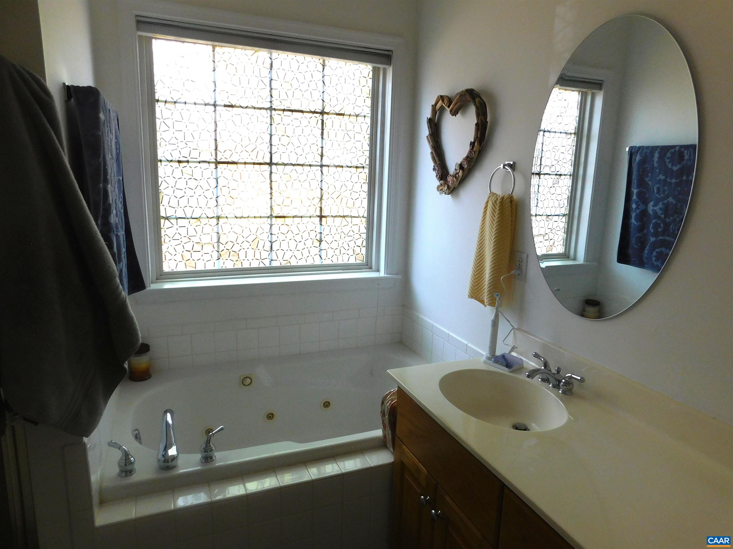 339 LEAPING FOX LN, CHARLOTTESVILLE, Virginia 22902, 3 Bedrooms Bedrooms, ,2 BathroomsBathrooms,Residential,339 LEAPING FOX LN,665467 MLS # 665467