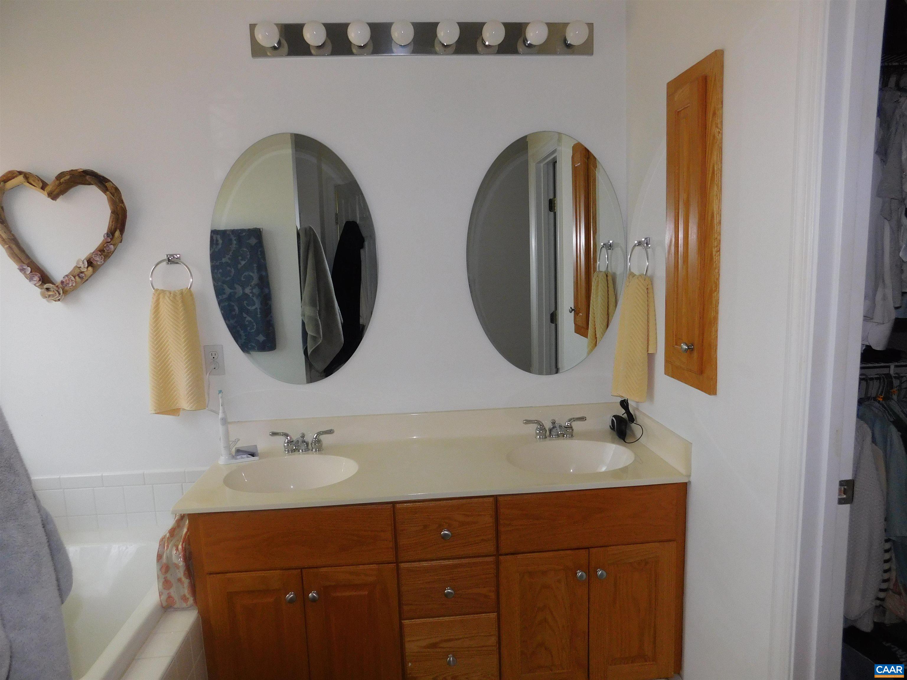 339 LEAPING FOX LN, CHARLOTTESVILLE, Virginia 22902, 3 Bedrooms Bedrooms, ,2 BathroomsBathrooms,Residential,339 LEAPING FOX LN,665467 MLS # 665467