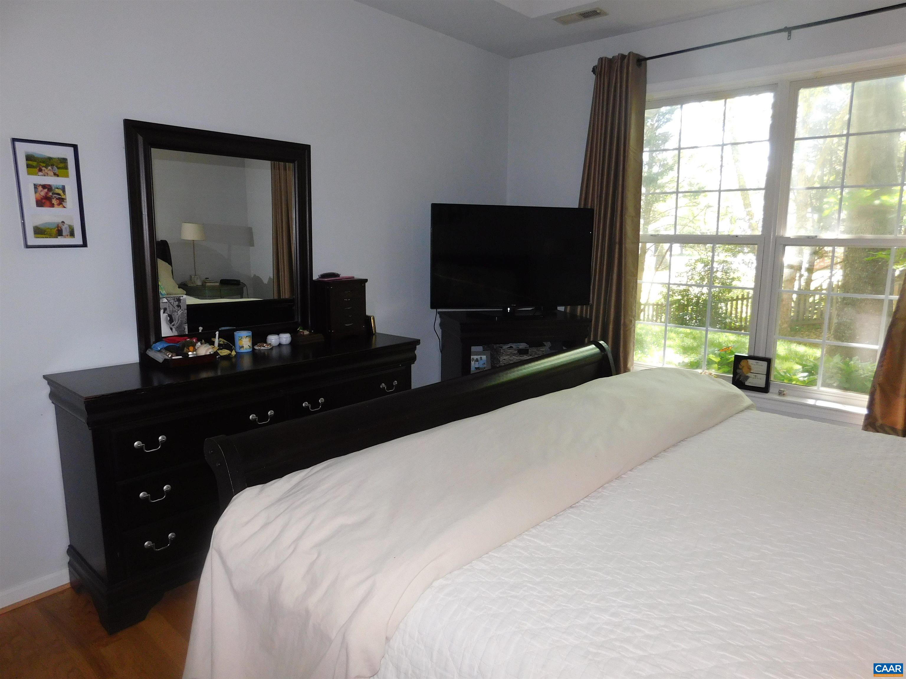 339 LEAPING FOX LN, CHARLOTTESVILLE, Virginia 22902, 3 Bedrooms Bedrooms, ,2 BathroomsBathrooms,Residential,339 LEAPING FOX LN,665467 MLS # 665467